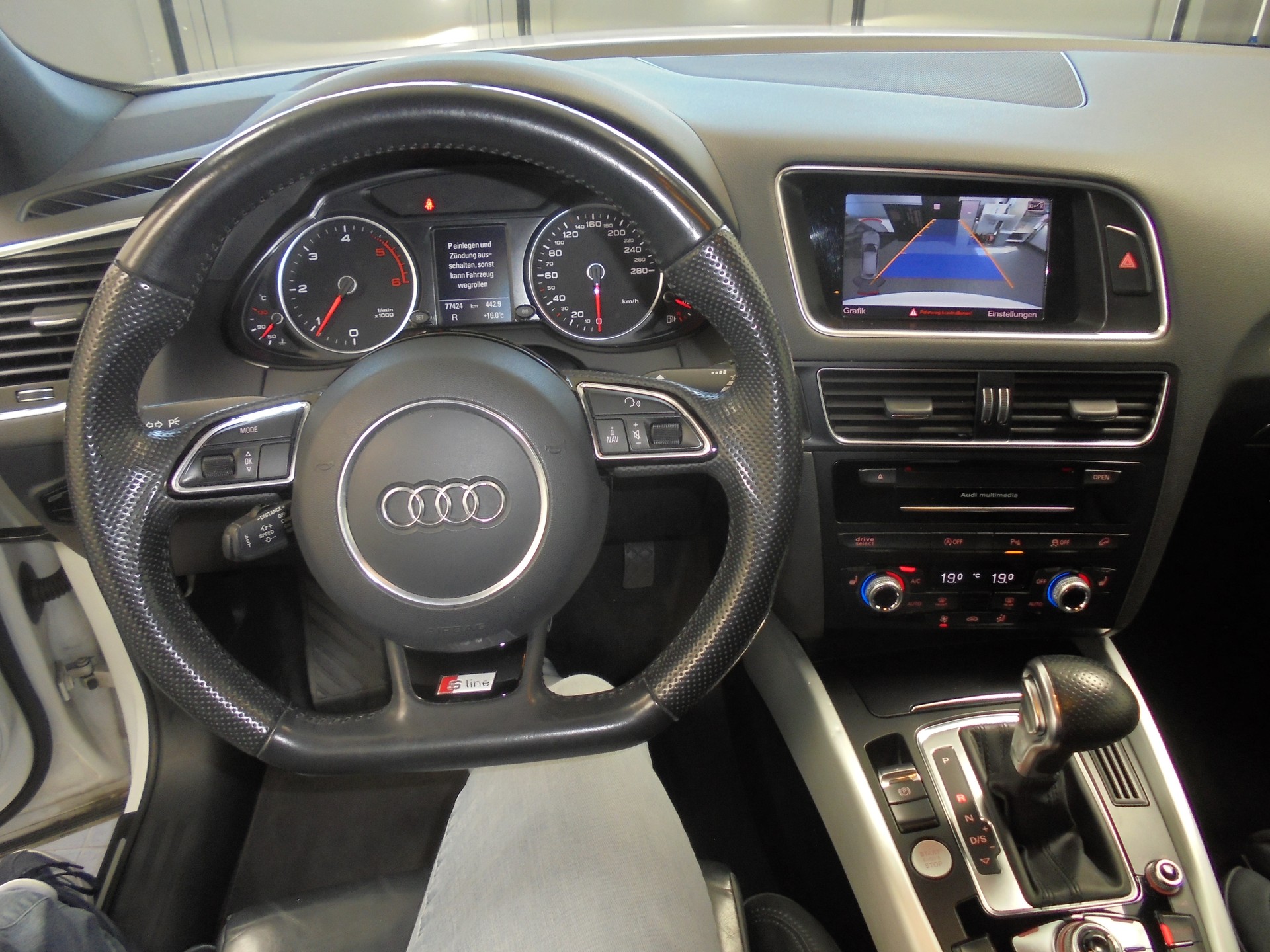 AUDI Q5 2.0 TDI quattro S-tronic-image-5