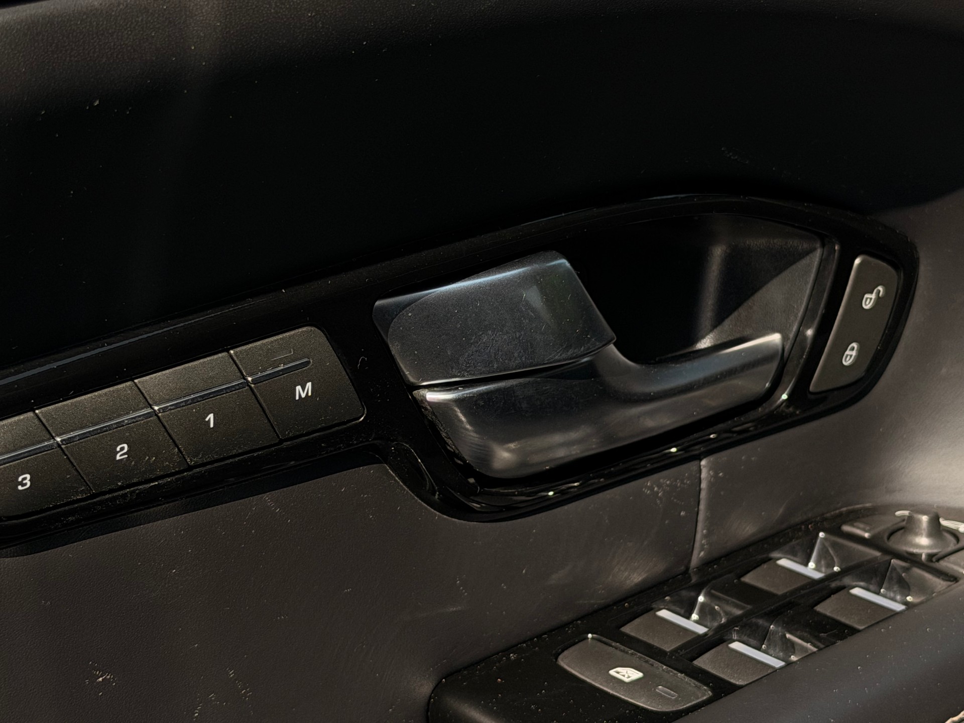 LAND ROVER Range Rover Evoque 2.0 TD4 HSE AT9-image-12