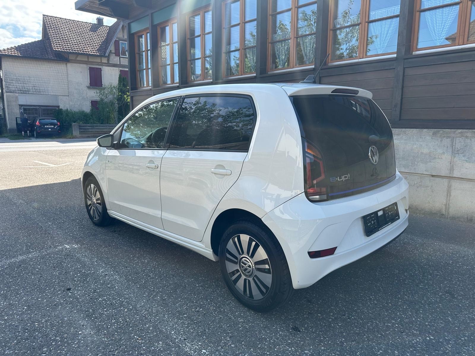 VW e-Up-image-3