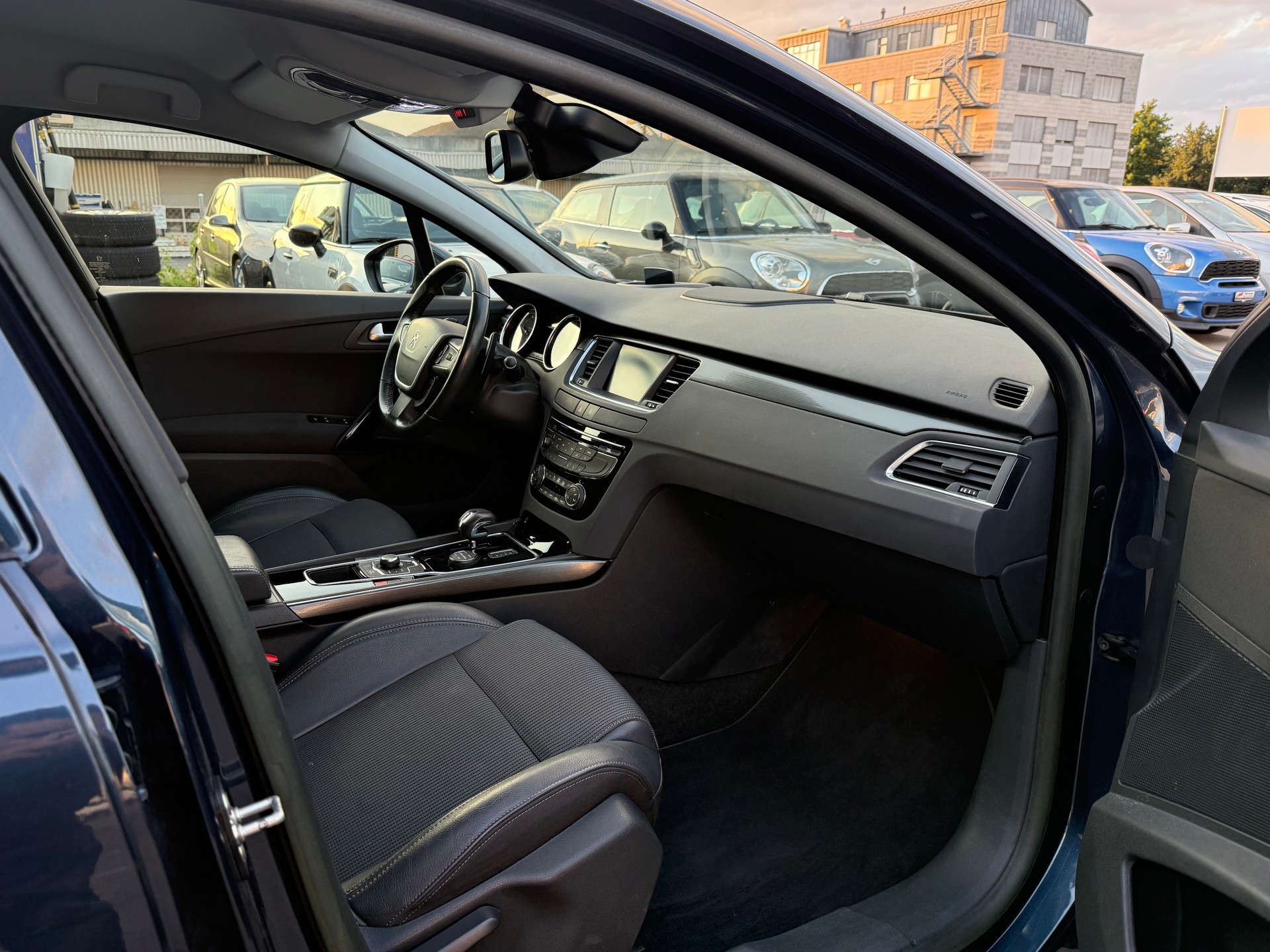 PEUGEOT 508 2.0 HDI Hybrid4 Allure EGS6 / Frisch ab MFK / JBL HiFi / Head up Display / Navi / 1 Jahr Garantie **TOP ZUSTAND**-image-7