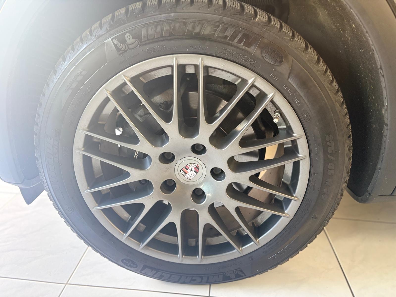 PORSCHE Cayenne Diesel-image-16