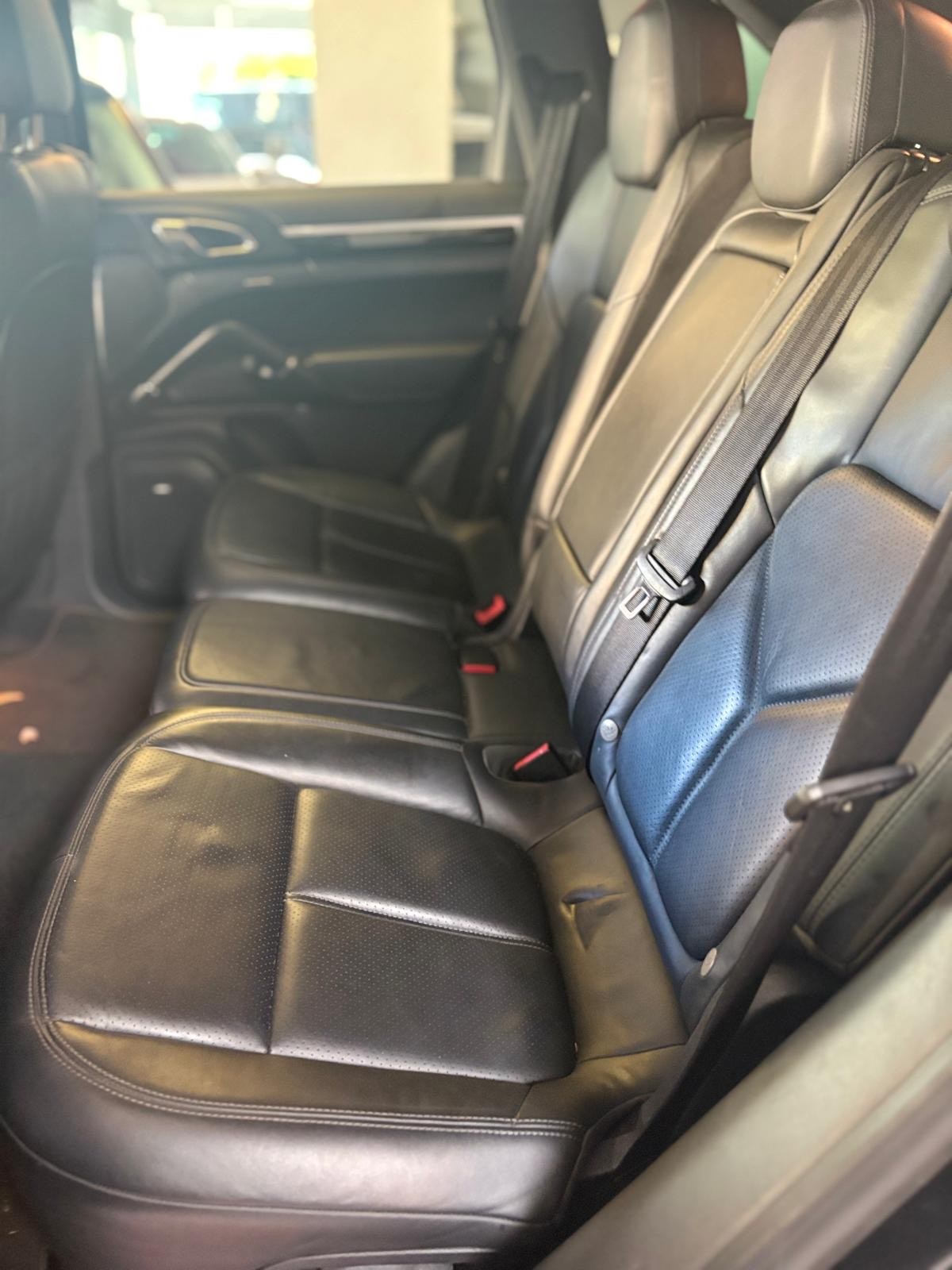PORSCHE Cayenne Diesel-image-11
