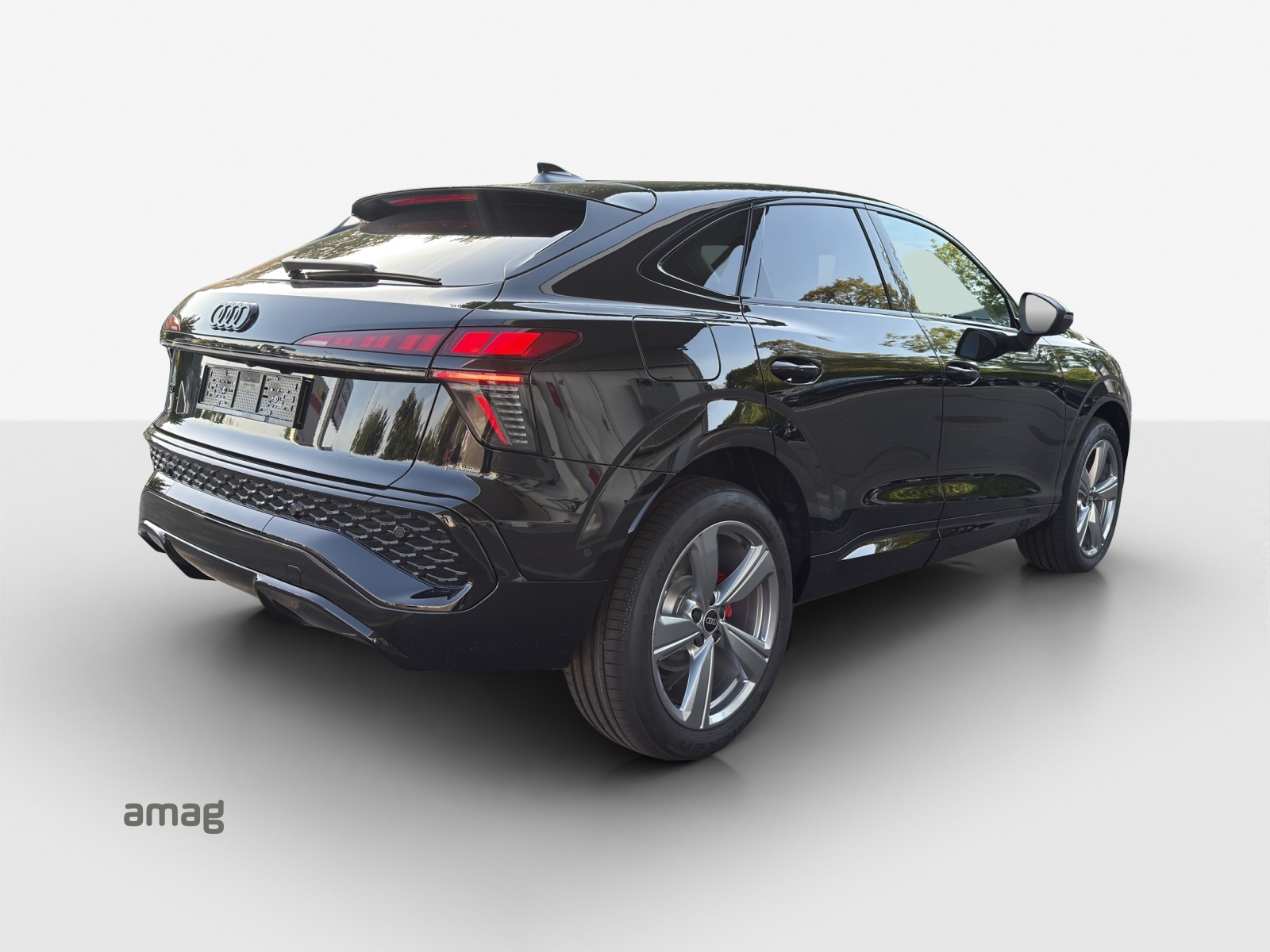 AUDI Q3 Sportback 110 kW TFSI S tronic-image-4