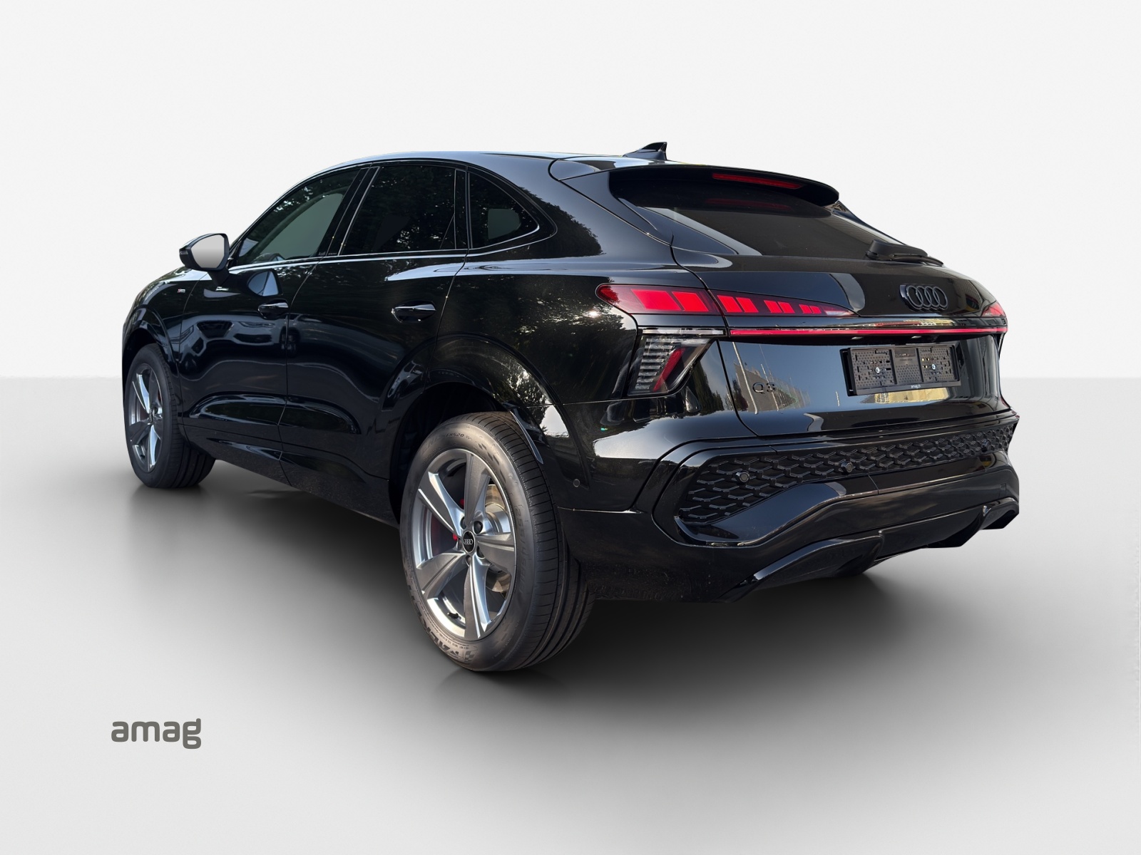 AUDI Q3 Sportback 110 kW TFSI S tronic-image-2