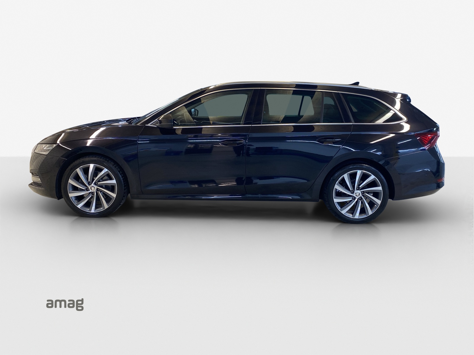 SKODA Octavia Combi 2.0 TDI DSG Style-image-1