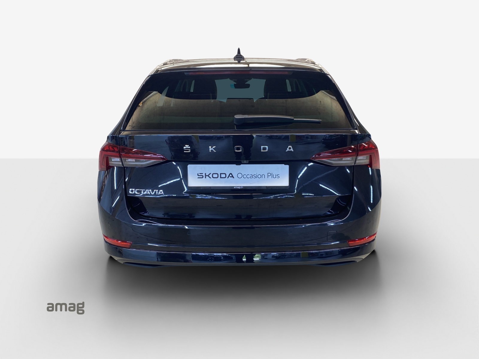 SKODA Octavia Combi 2.0 TDI DSG Style-image-3