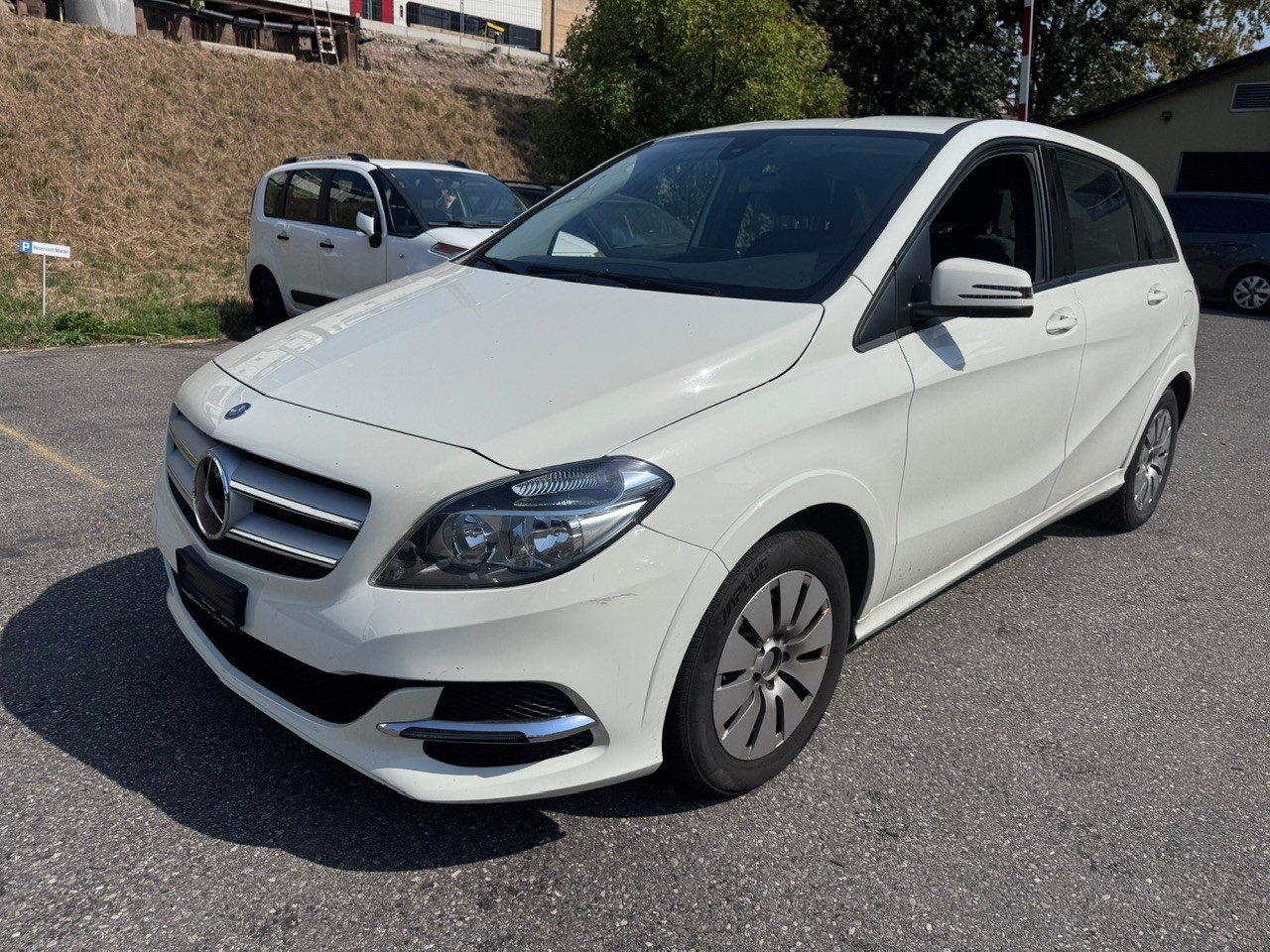 MERCEDES-BENZ B Electric Drive-image-2