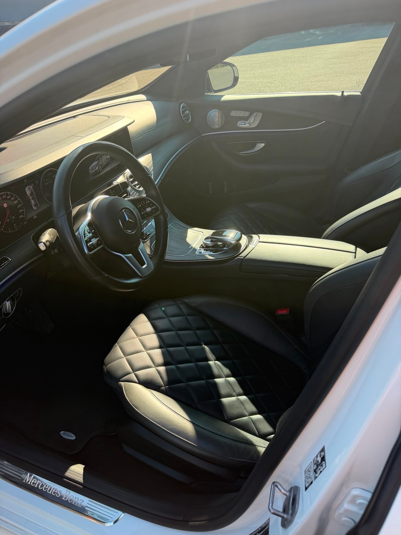 MERCEDES-BENZ E 220 d 4Matic-image-4