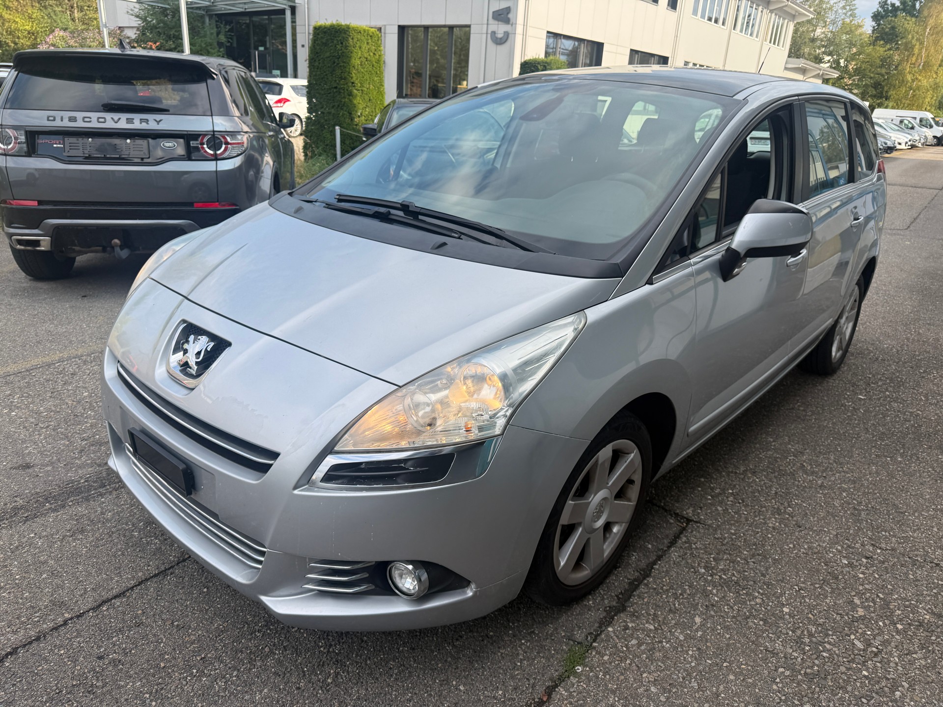 PEUGEOT 5008 1.6 benziner-image-1