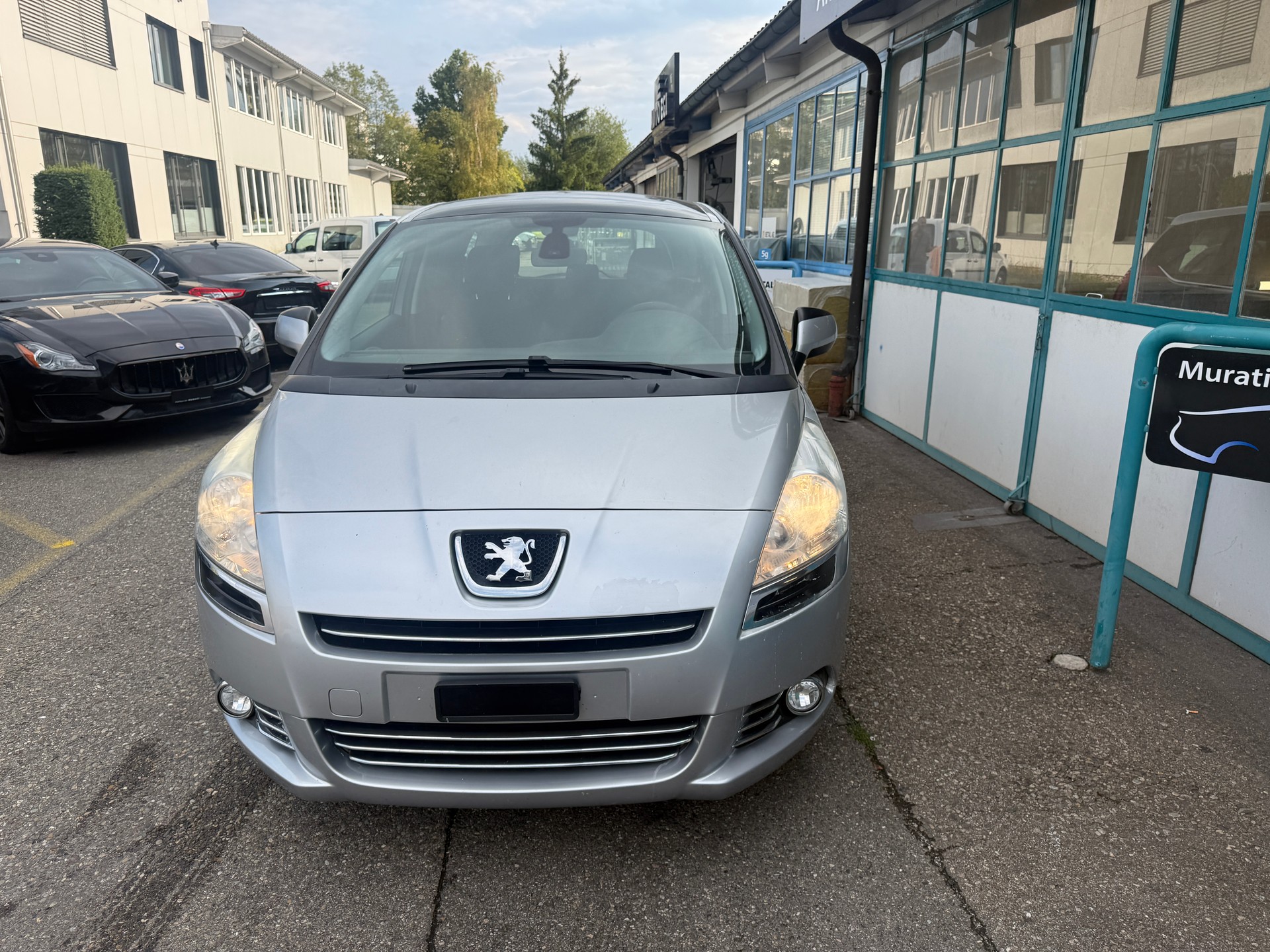 PEUGEOT 5008 1.6 benziner-image-0