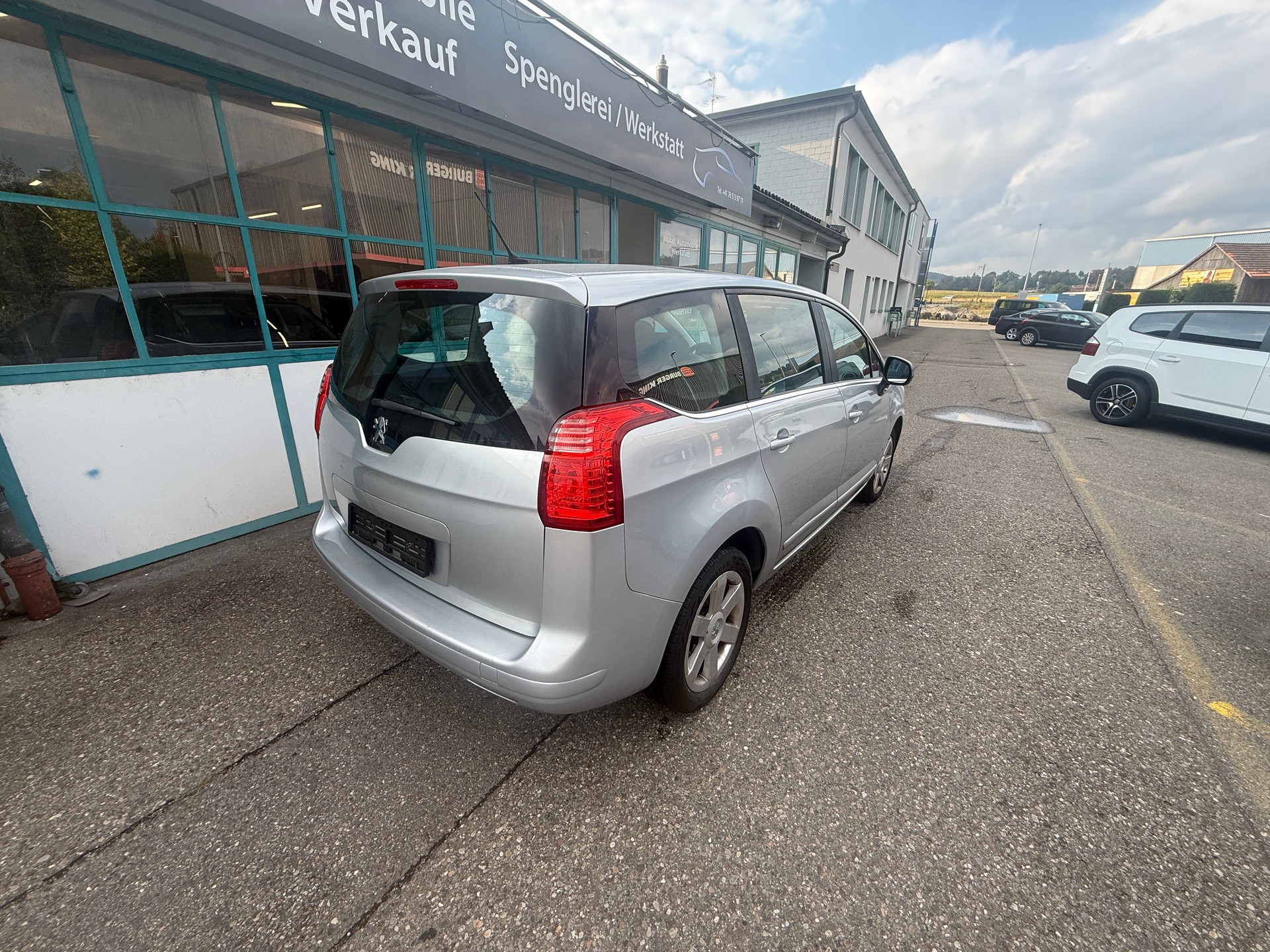 PEUGEOT 5008 1.6 benziner-image-4
