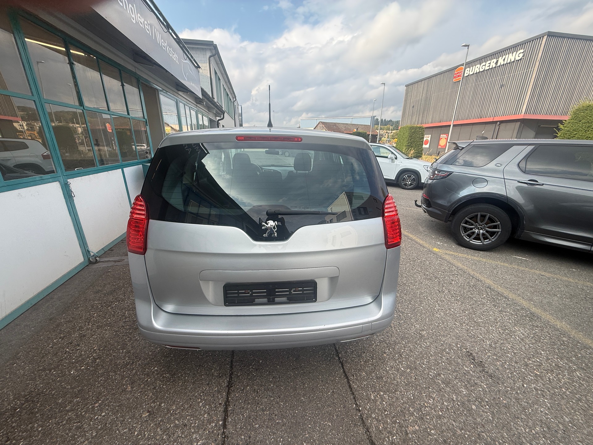 PEUGEOT 5008 1.6 benziner-image-3