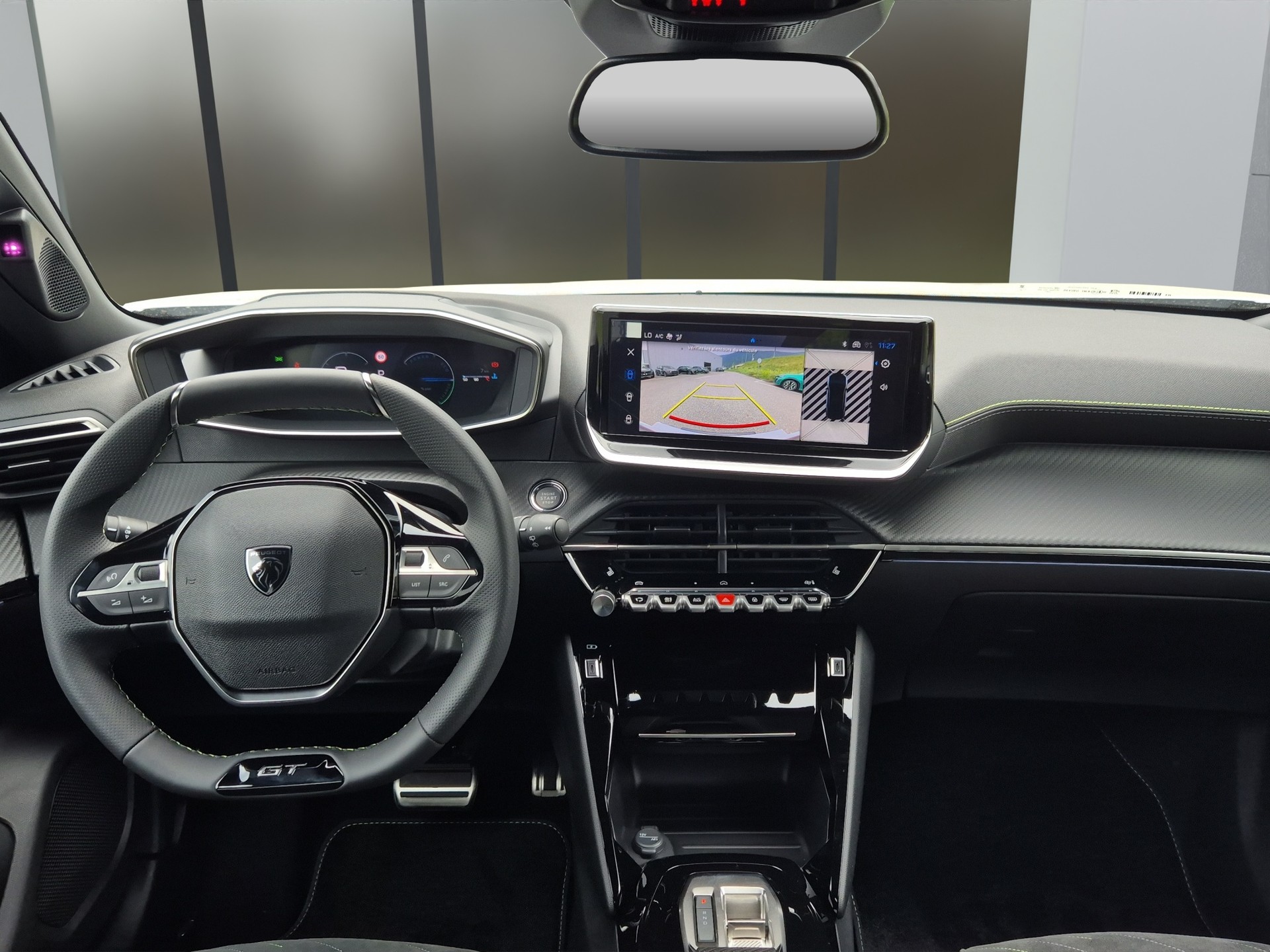 PEUGEOT 2008 1.2 Hybrid 145 GT Exclusive-image-12