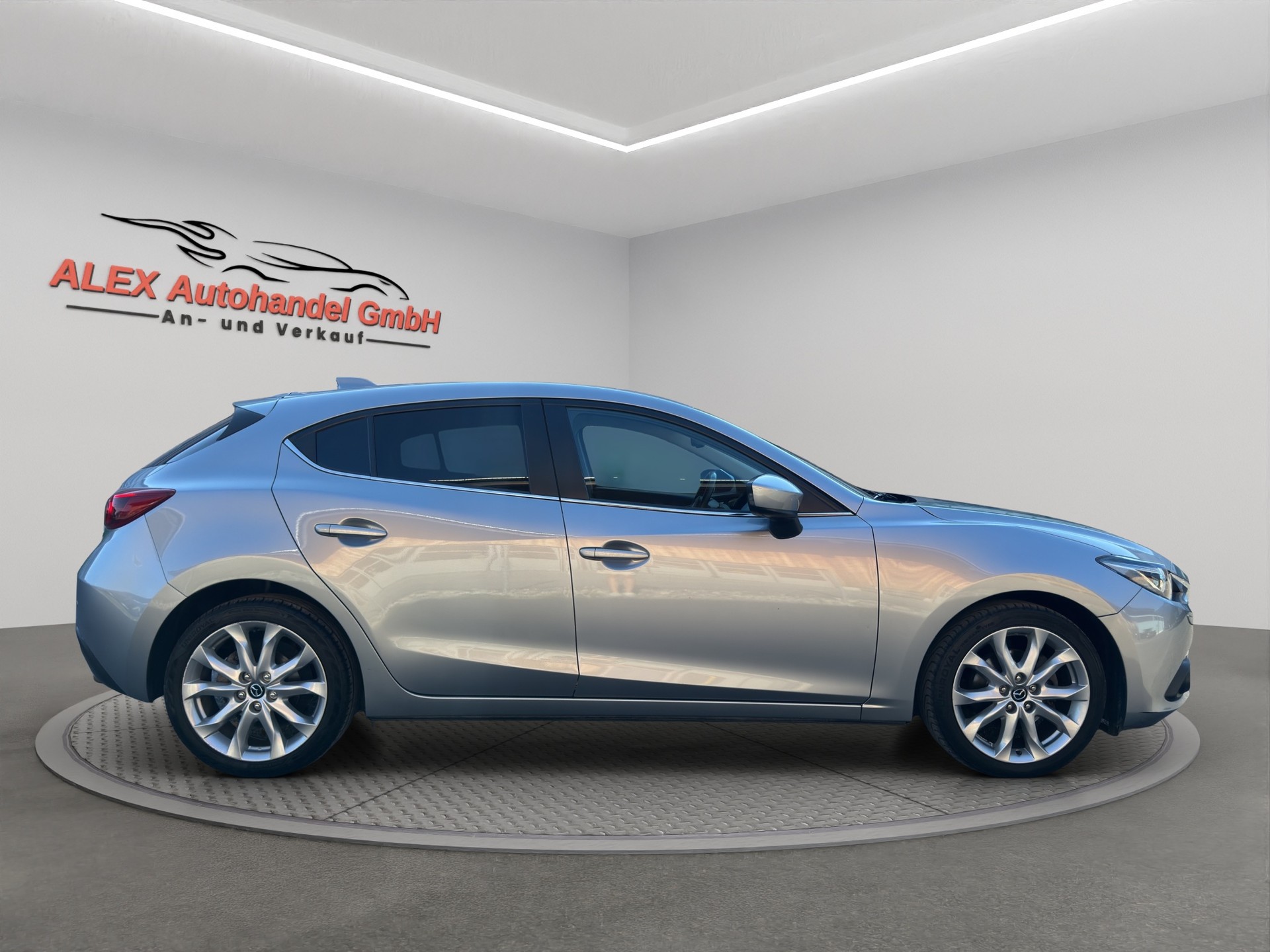 MAZDA 3 2.2 16V CD Revolution-image-7