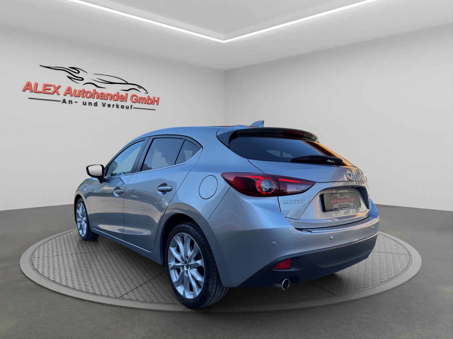 MAZDA 3 2.2 16V CD Revolution-image-3