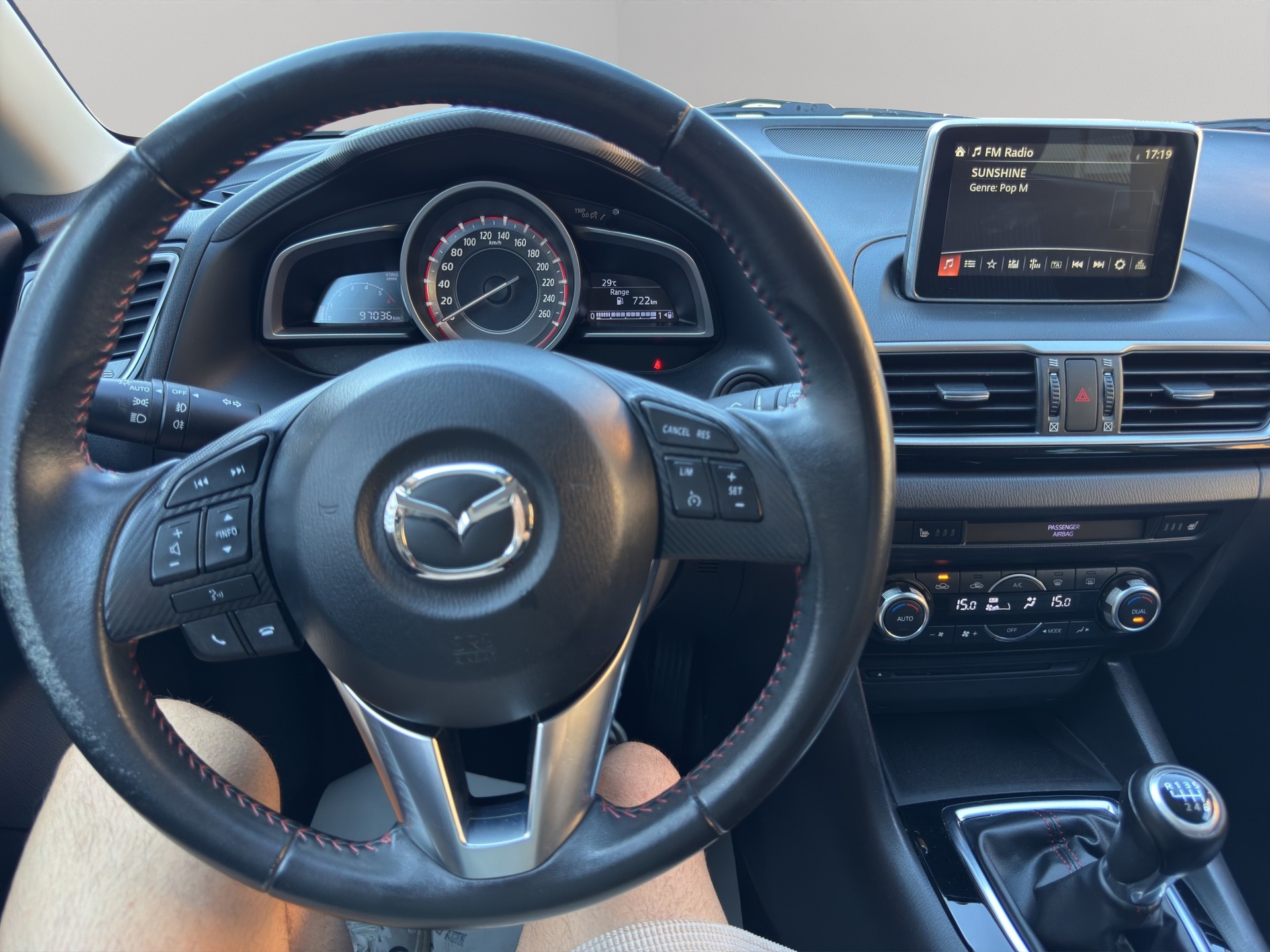 MAZDA 3 2.2 16V CD Revolution-image-13