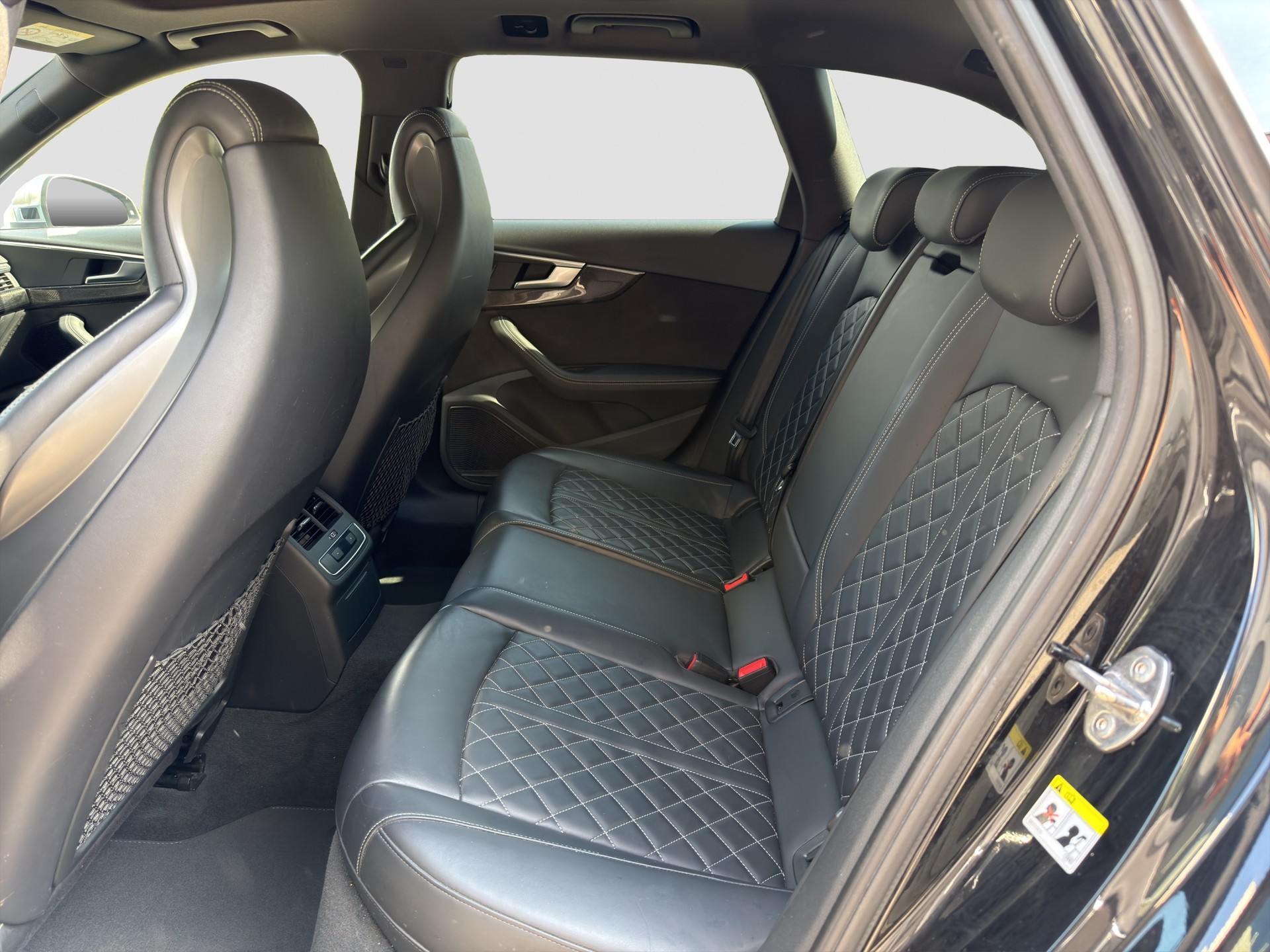 AUDI S4 Avant 3.0 TFSI quattro tiptronic-image-9