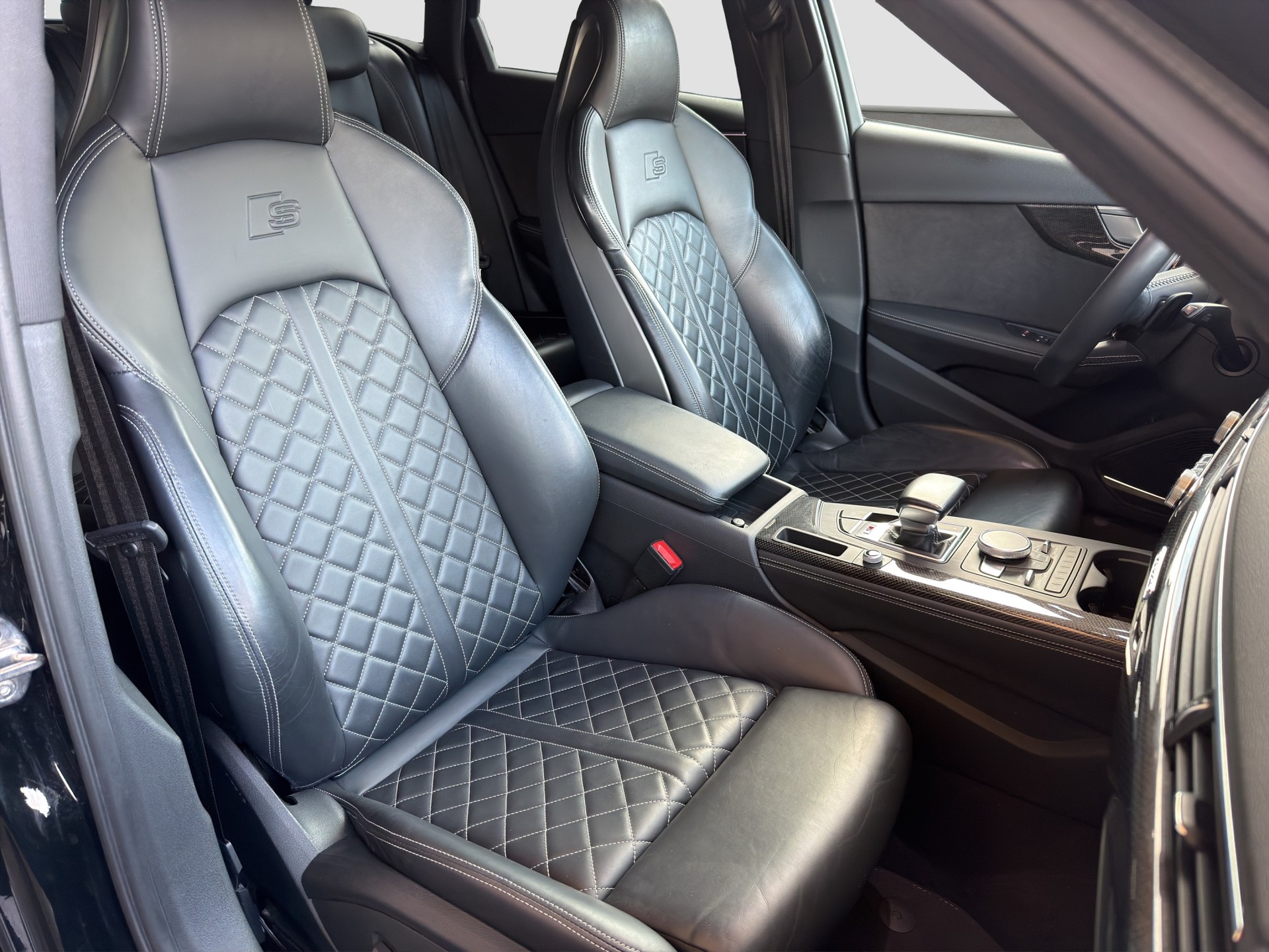 AUDI S4 Avant 3.0 TFSI quattro tiptronic-image-14