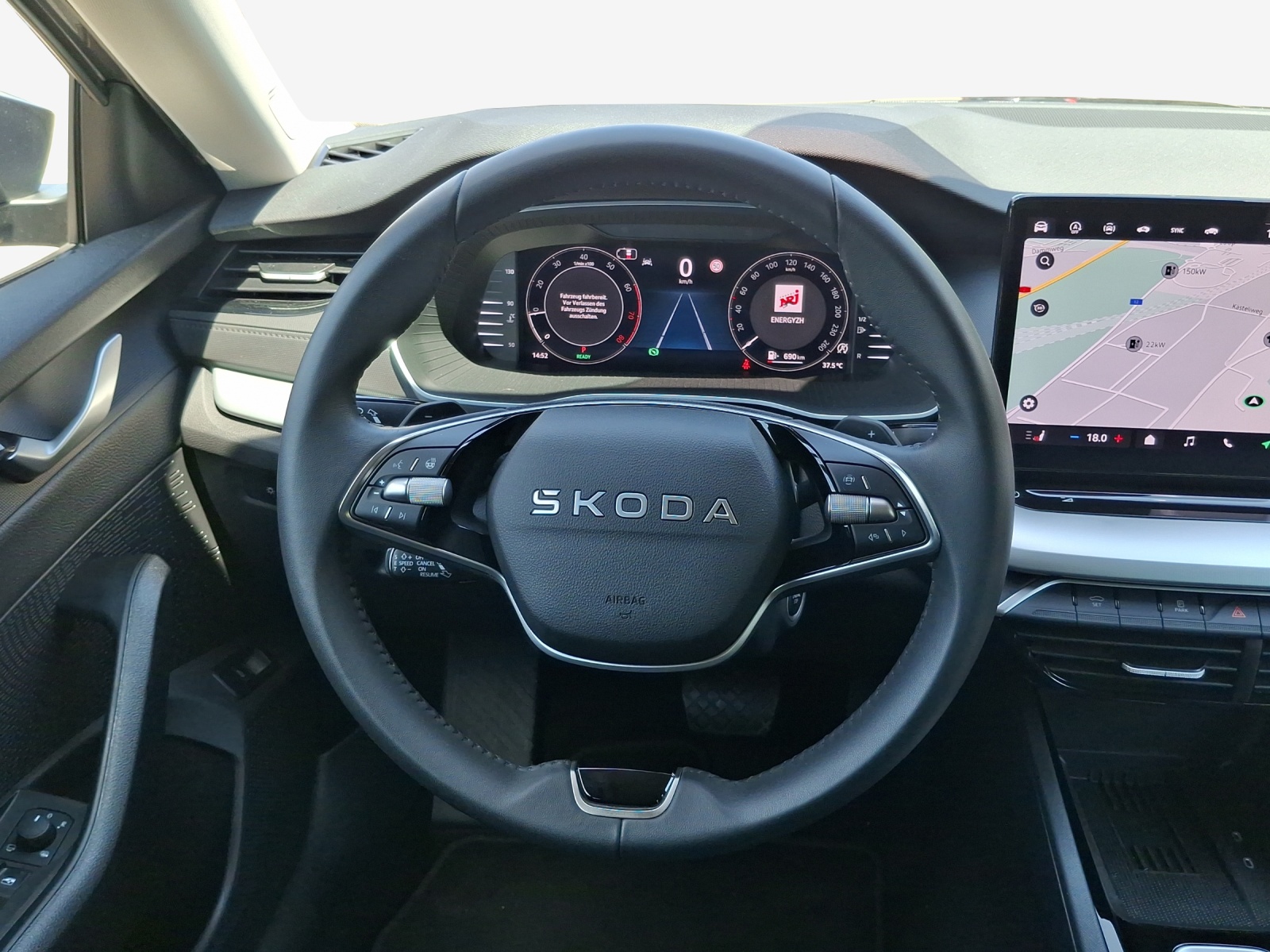 SKODA Octavia Combi 1.5 TSI mHEV DSG Dynamic-image-9