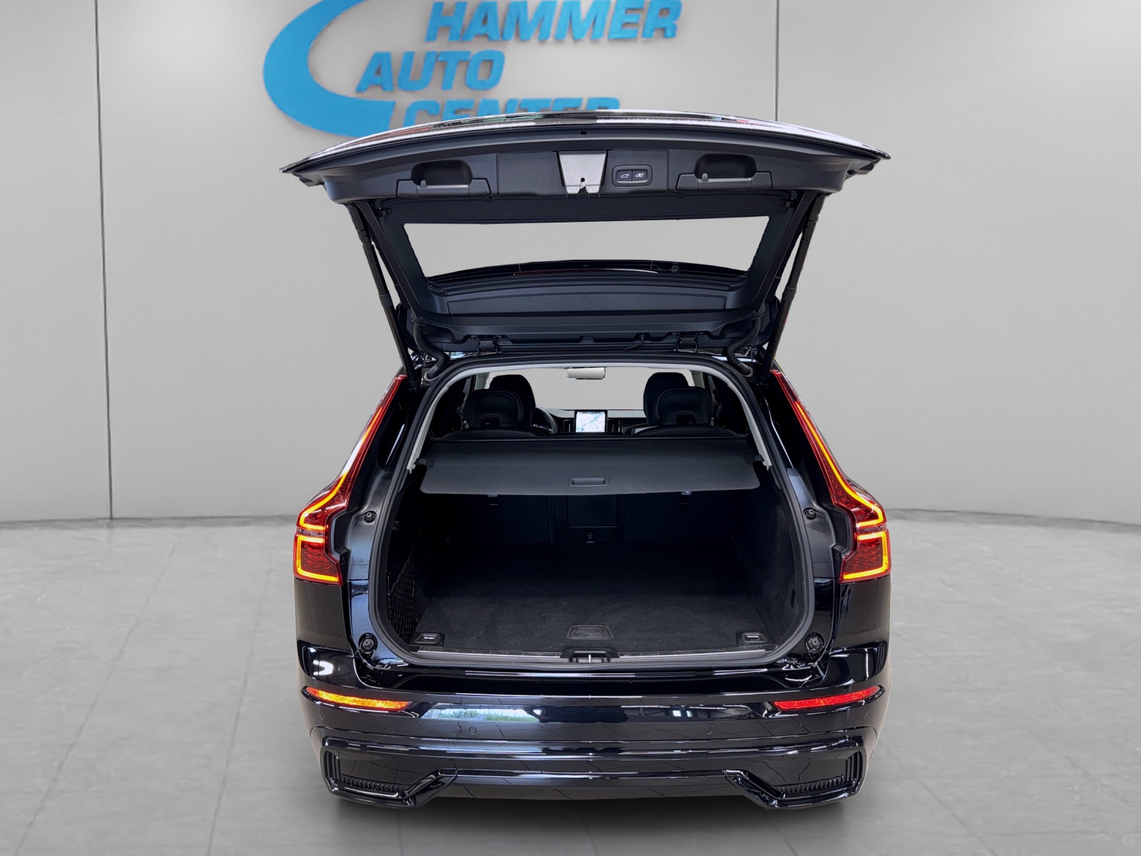 VOLVO XC60 2.0 B5 MH Plus Dark AWD-image-5