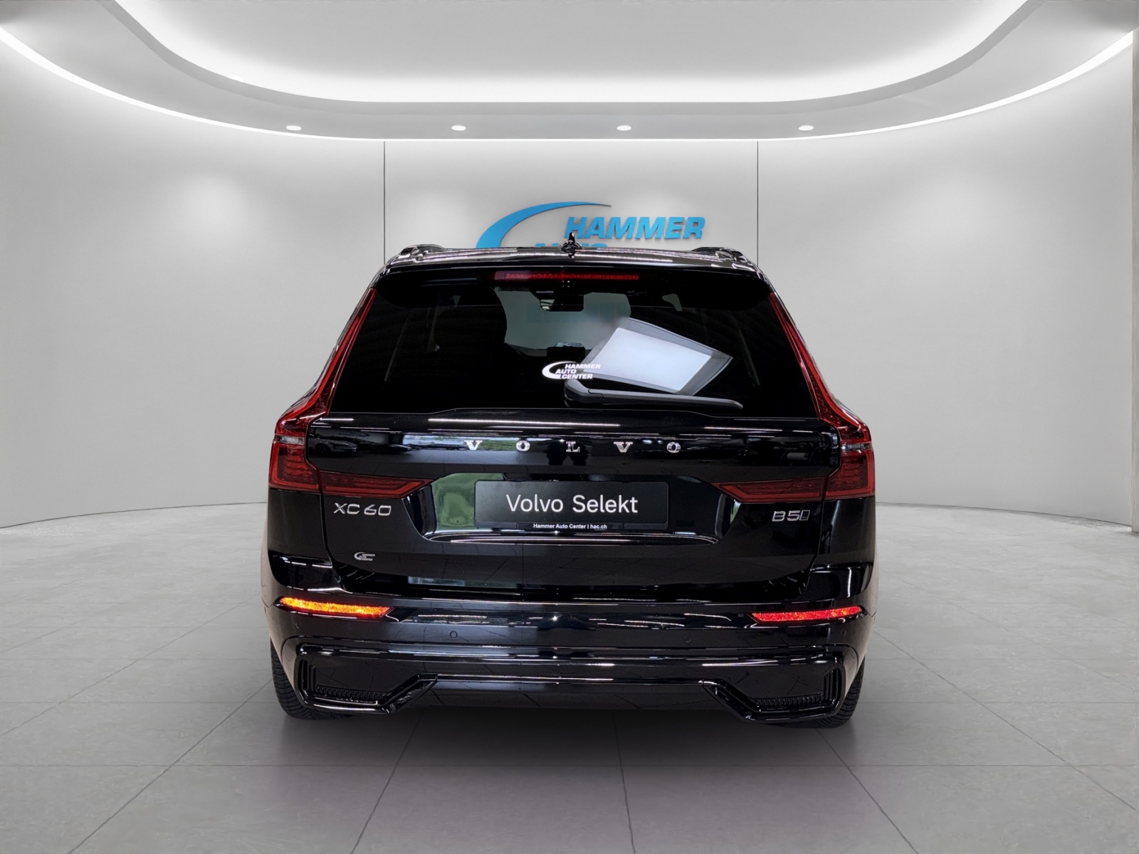 VOLVO XC60 2.0 B5 MH Plus Dark AWD-image-4