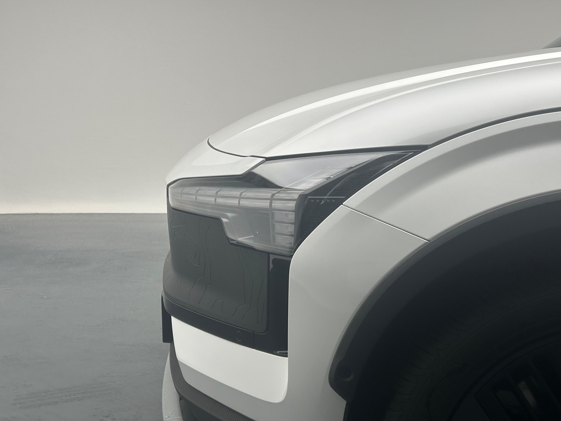 VOLVO EX30 CC P8 Ultra AWD-image-8