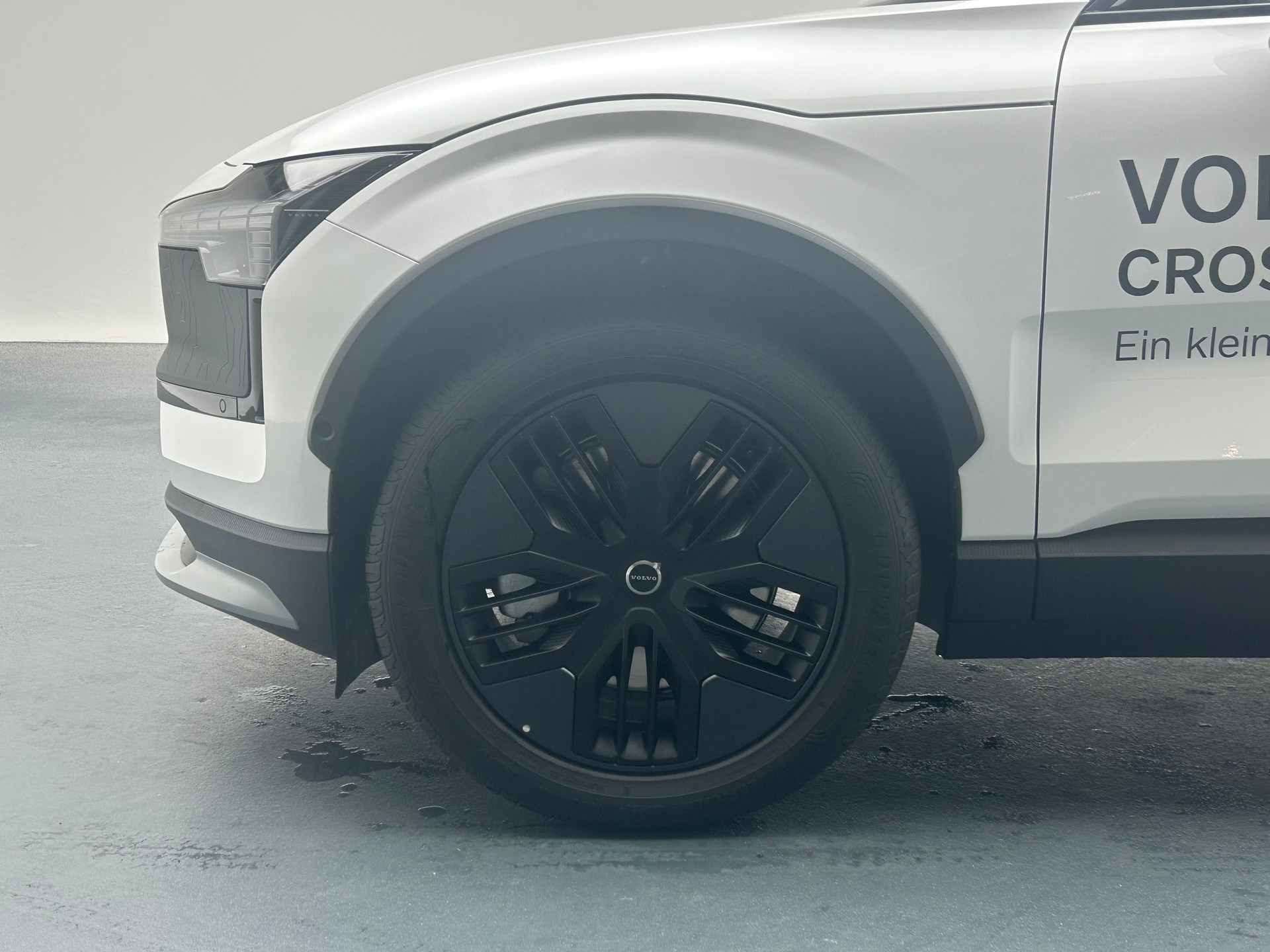 VOLVO EX30 CC P8 Ultra AWD-image-9