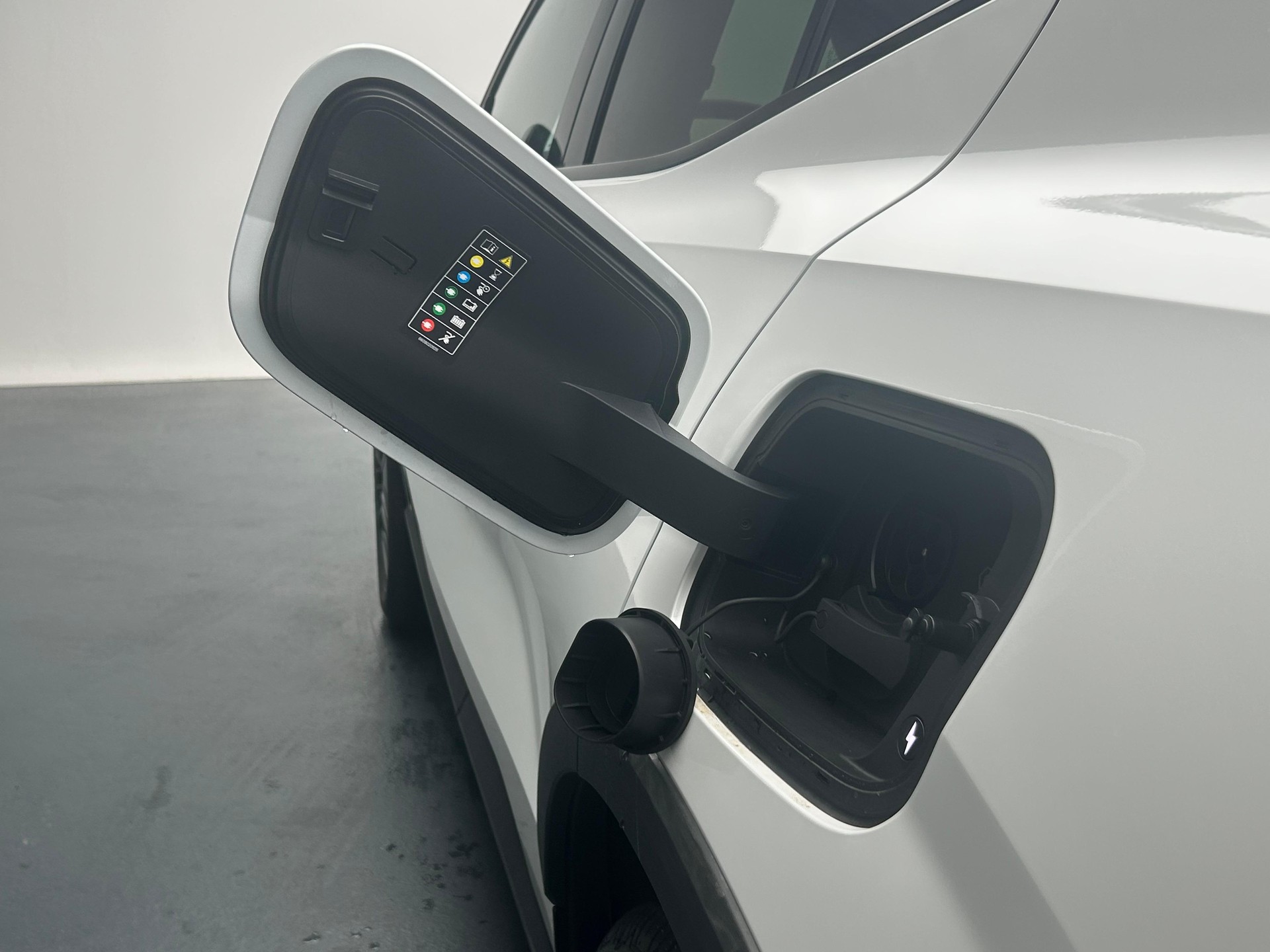 VOLVO EX30 CC P8 Ultra AWD-image-10