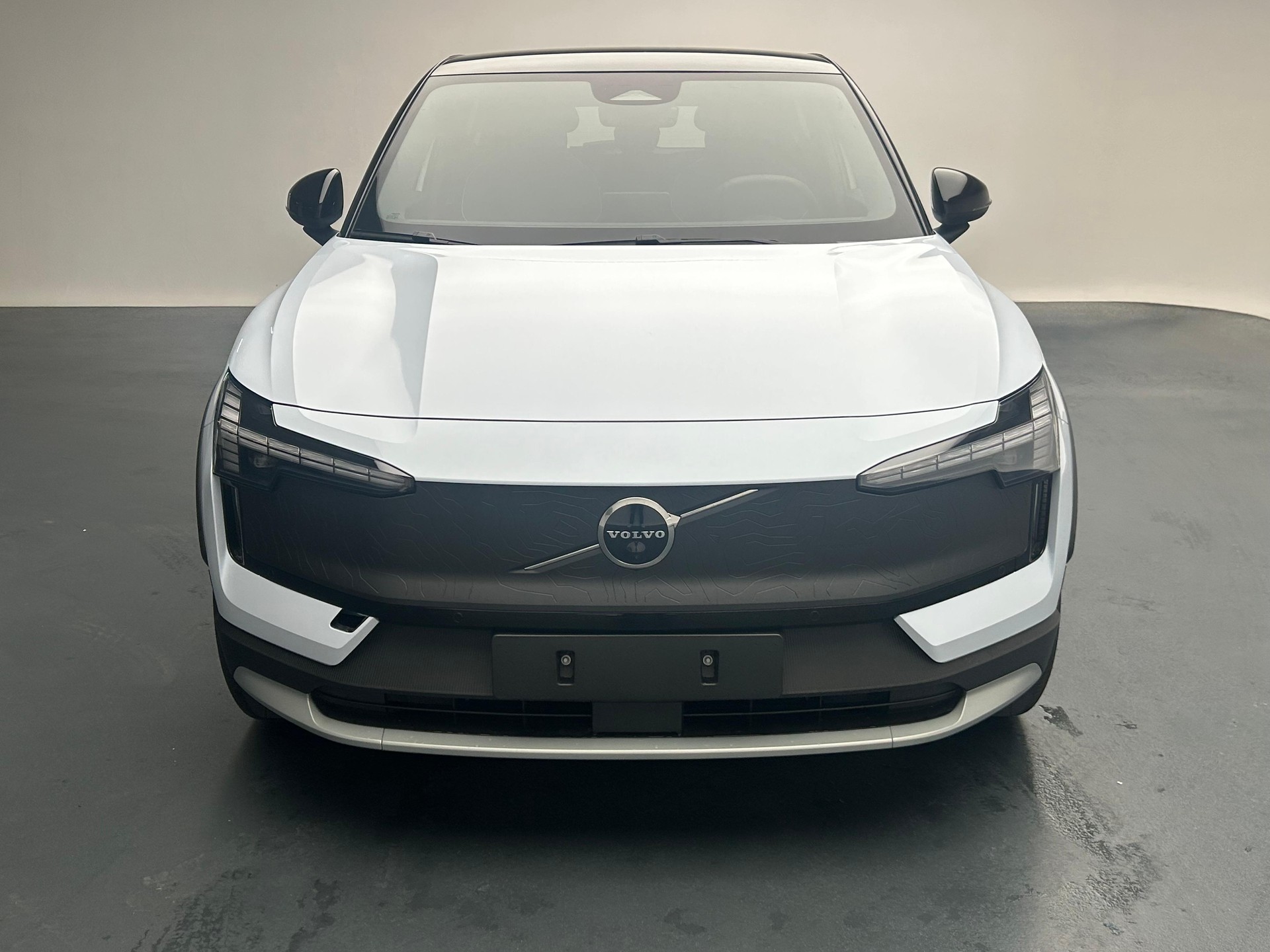 VOLVO EX30 CC P8 Ultra AWD-image-7