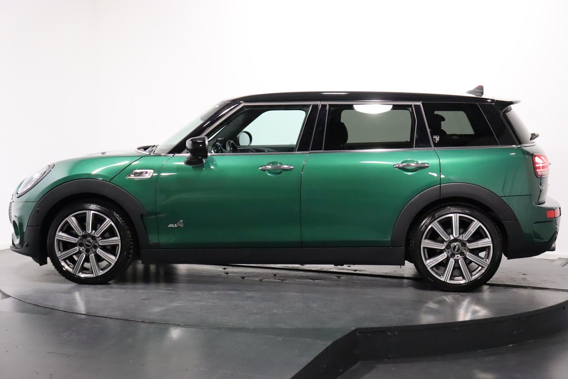 MINI Clubman F54 2.0i Cooper S SAG ALL4-image-3