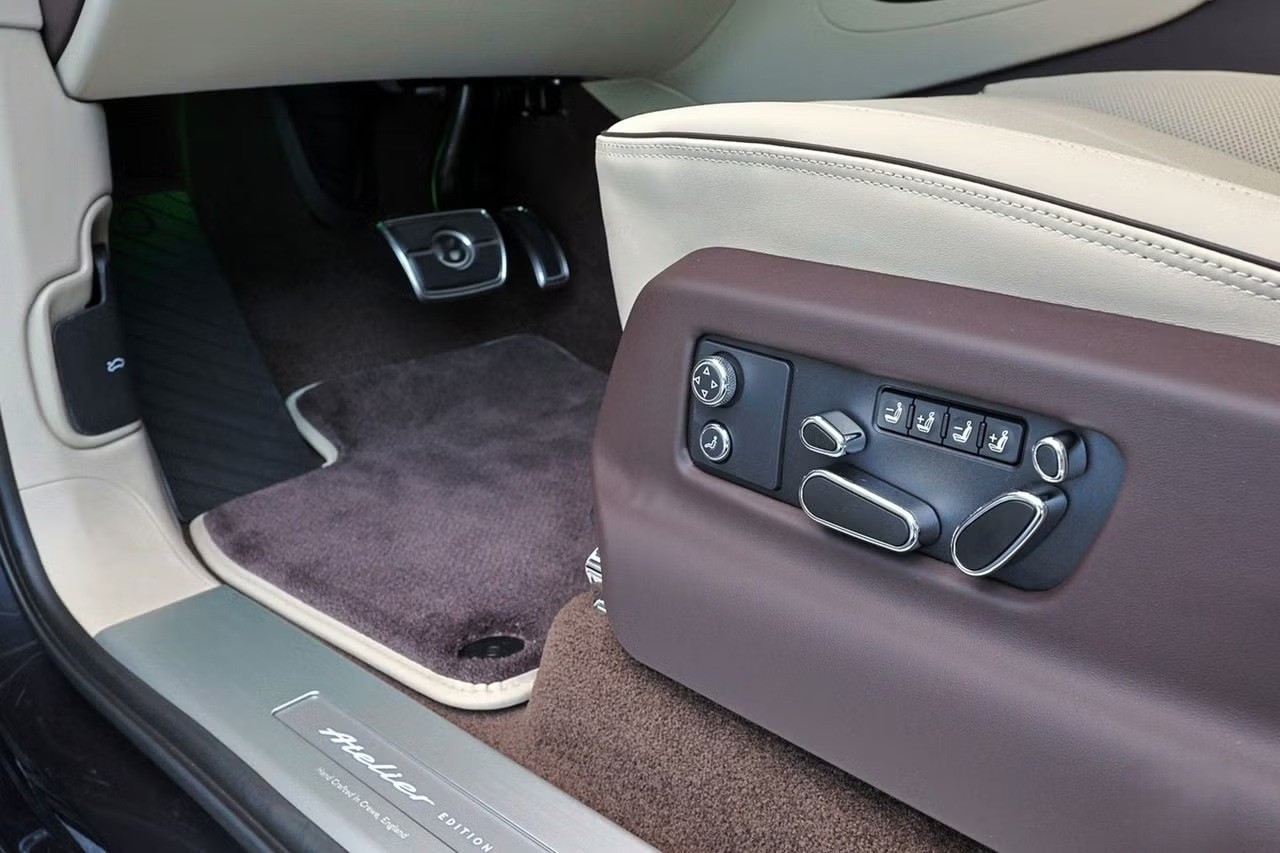 BENTLEY Bentayga Atelier V8-image-10