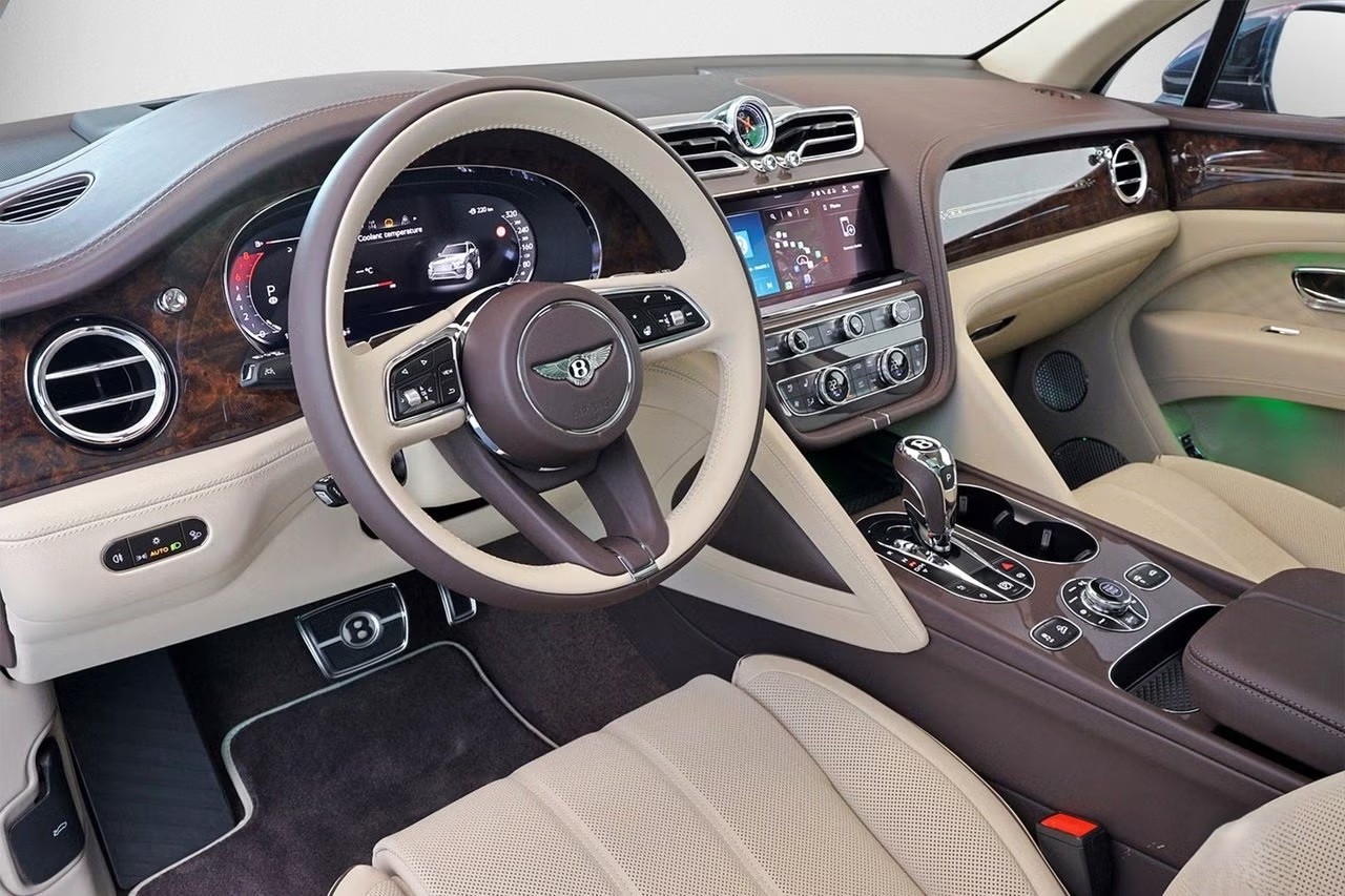 BENTLEY Bentayga Atelier V8-image-14