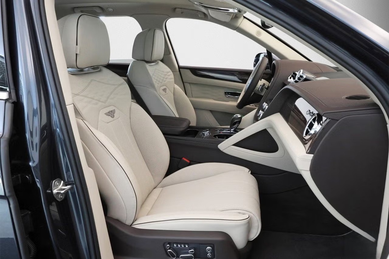 BENTLEY Bentayga Atelier V8-image-13