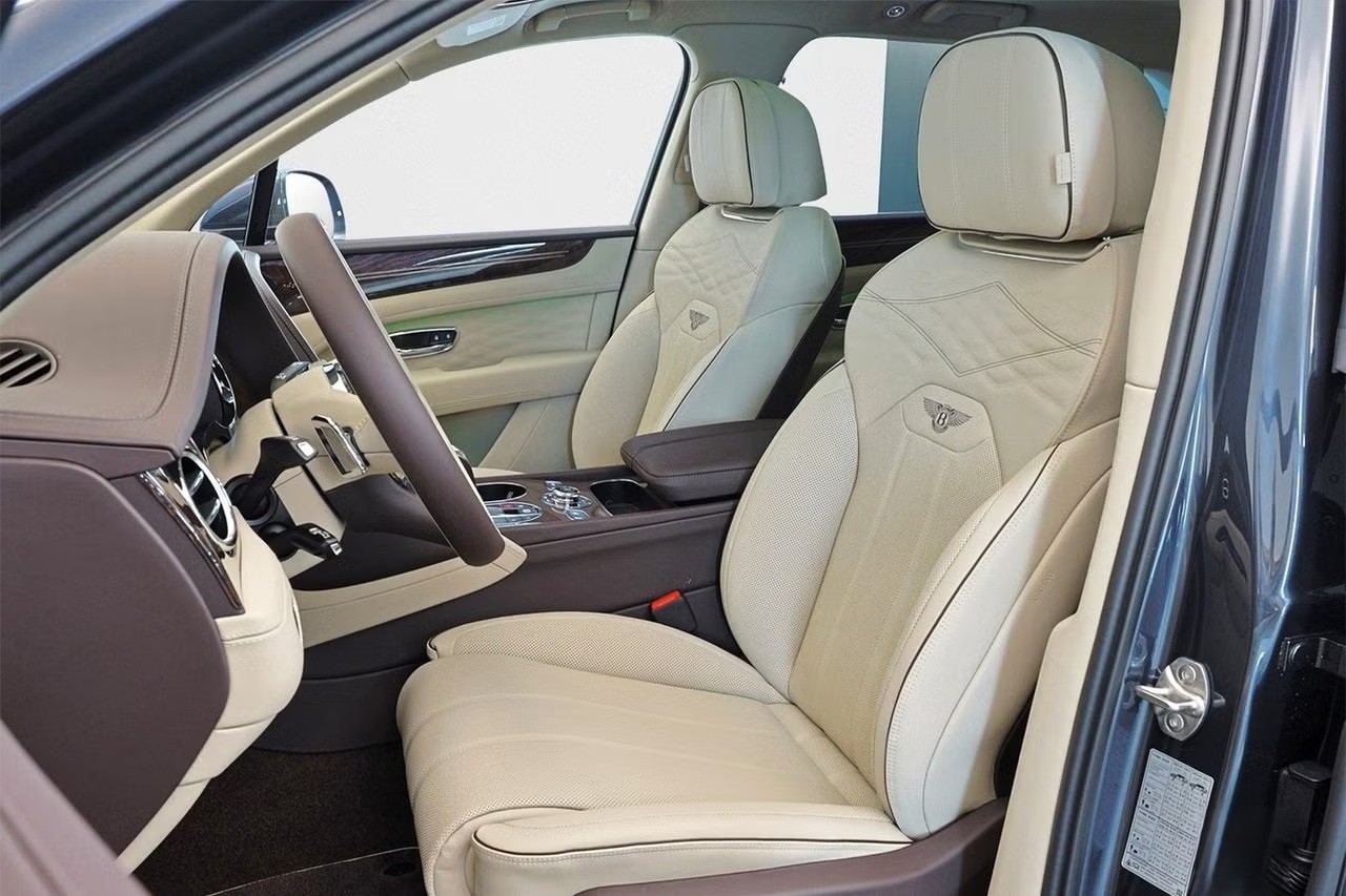 BENTLEY Bentayga Atelier V8-image-11