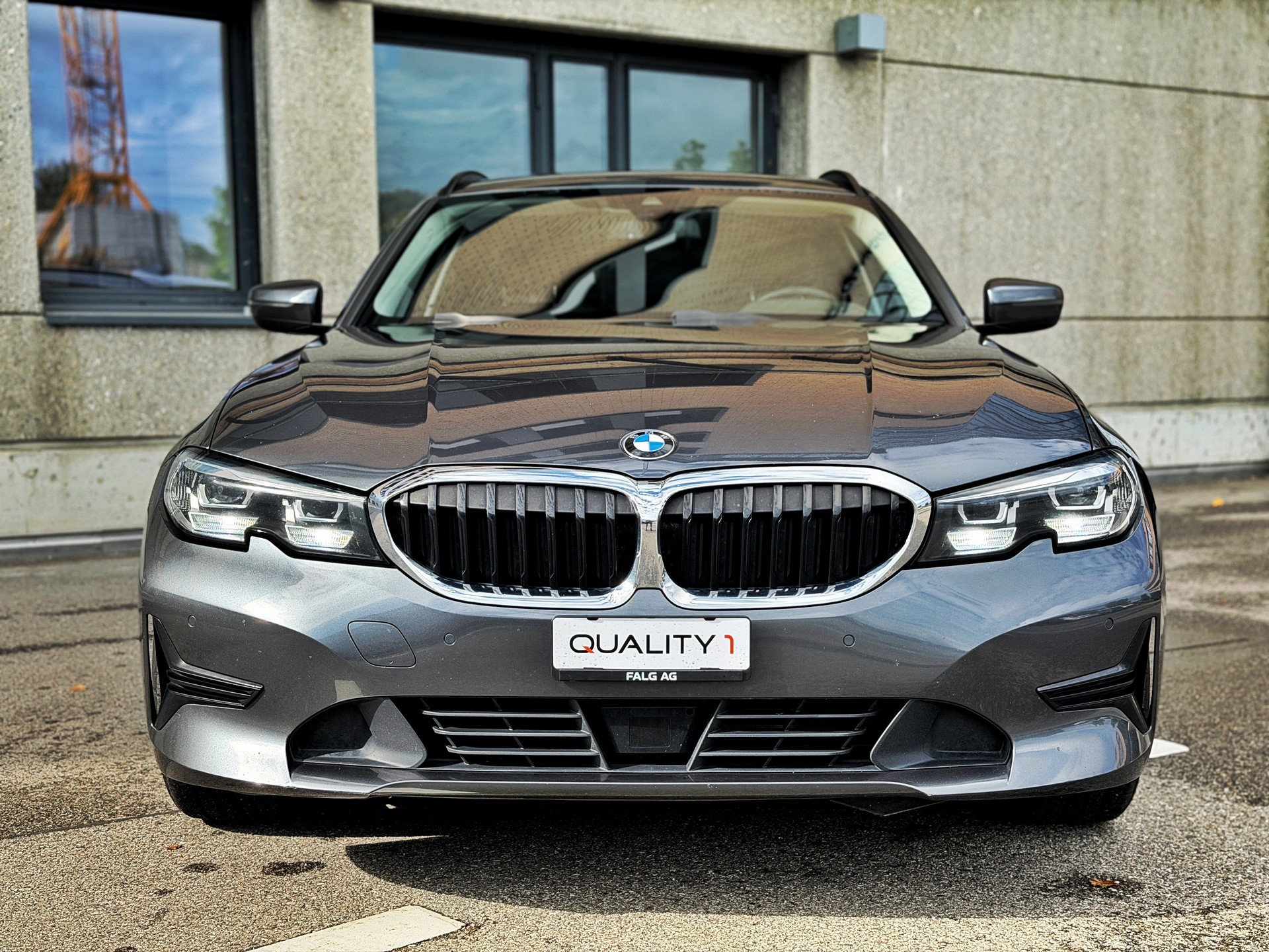 BMW 320d xDrive 48V Touring Steptronic-image-6