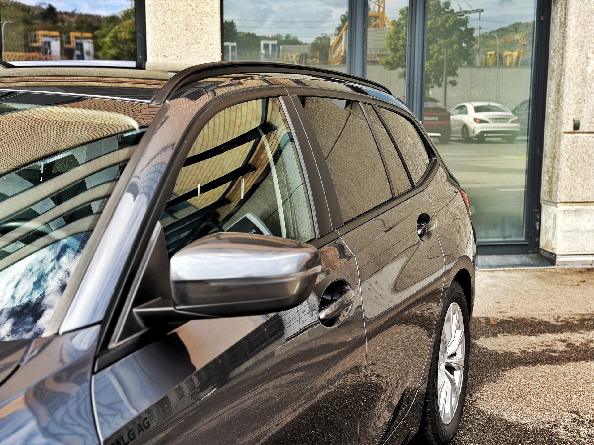 BMW 320d xDrive 48V Touring Steptronic-image-9