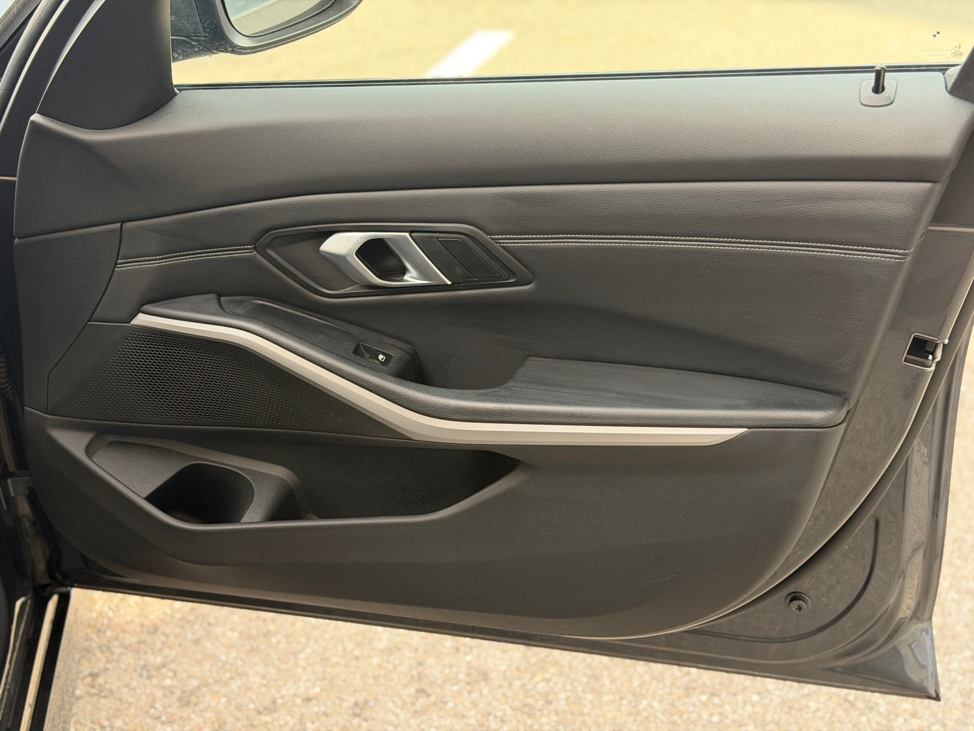 BMW 320d xDrive 48V Touring Steptronic-image-28