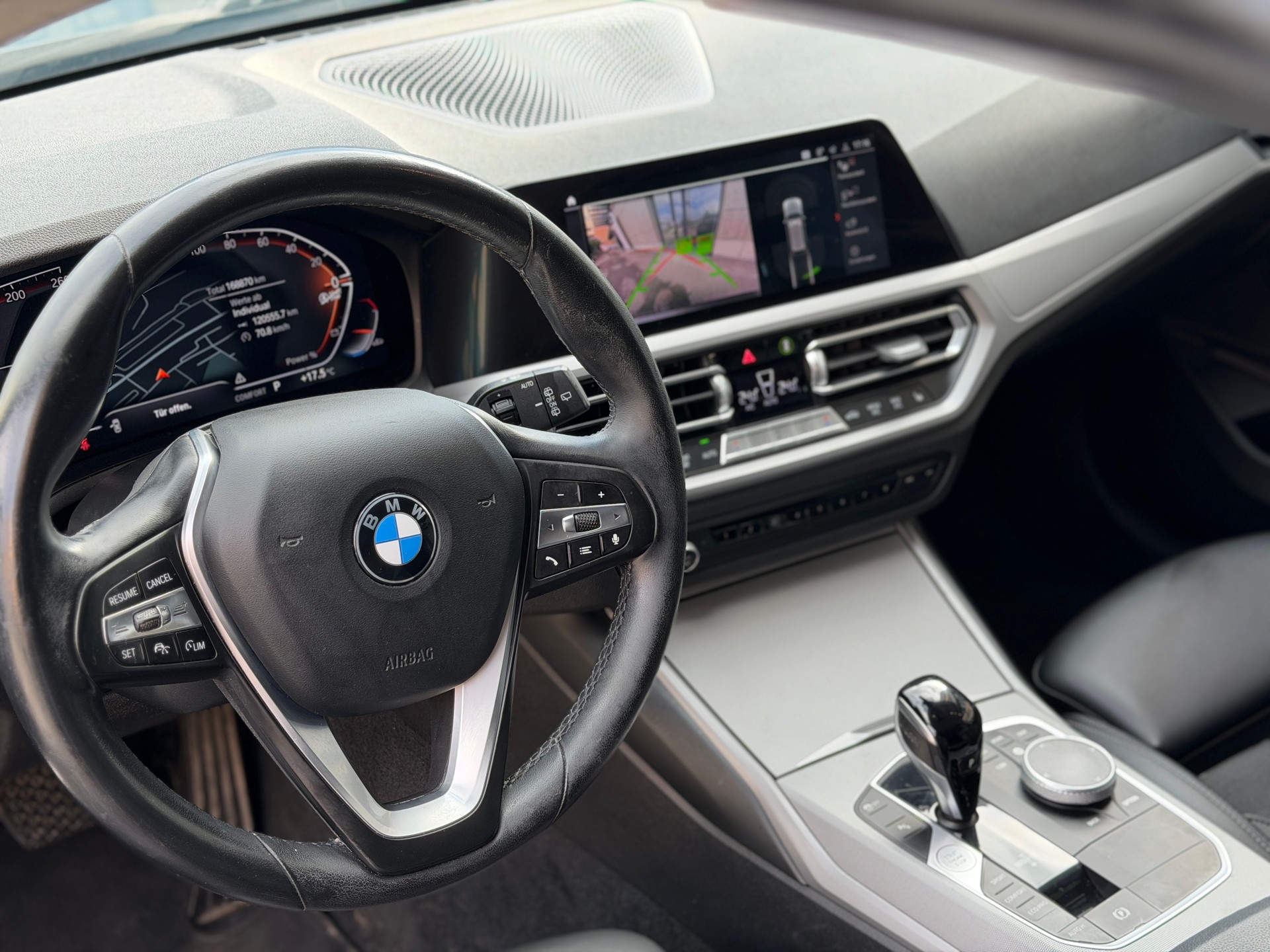 BMW 320d xDrive 48V Touring Steptronic-image-15
