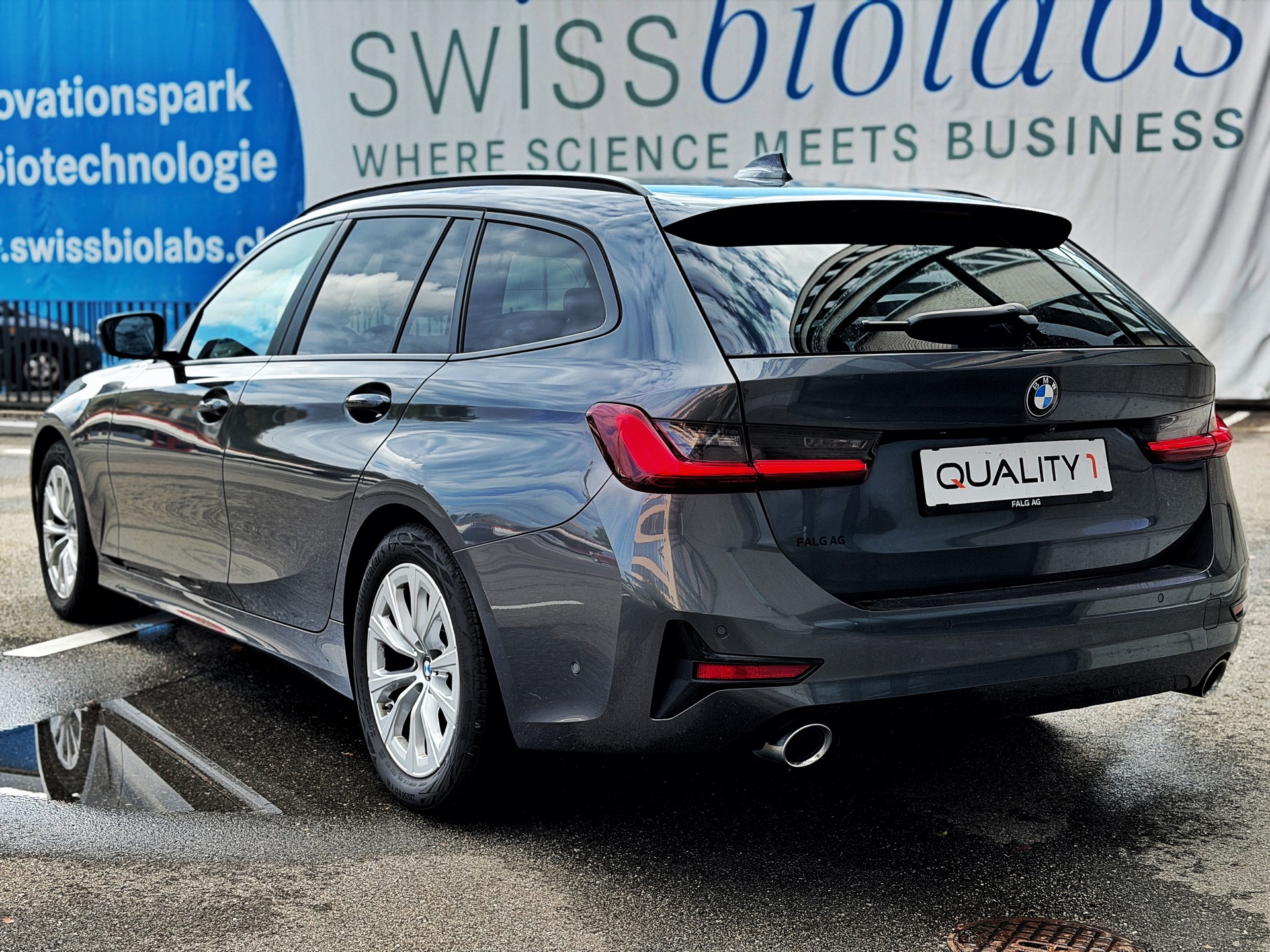 BMW 320d xDrive 48V Touring Steptronic-image-4