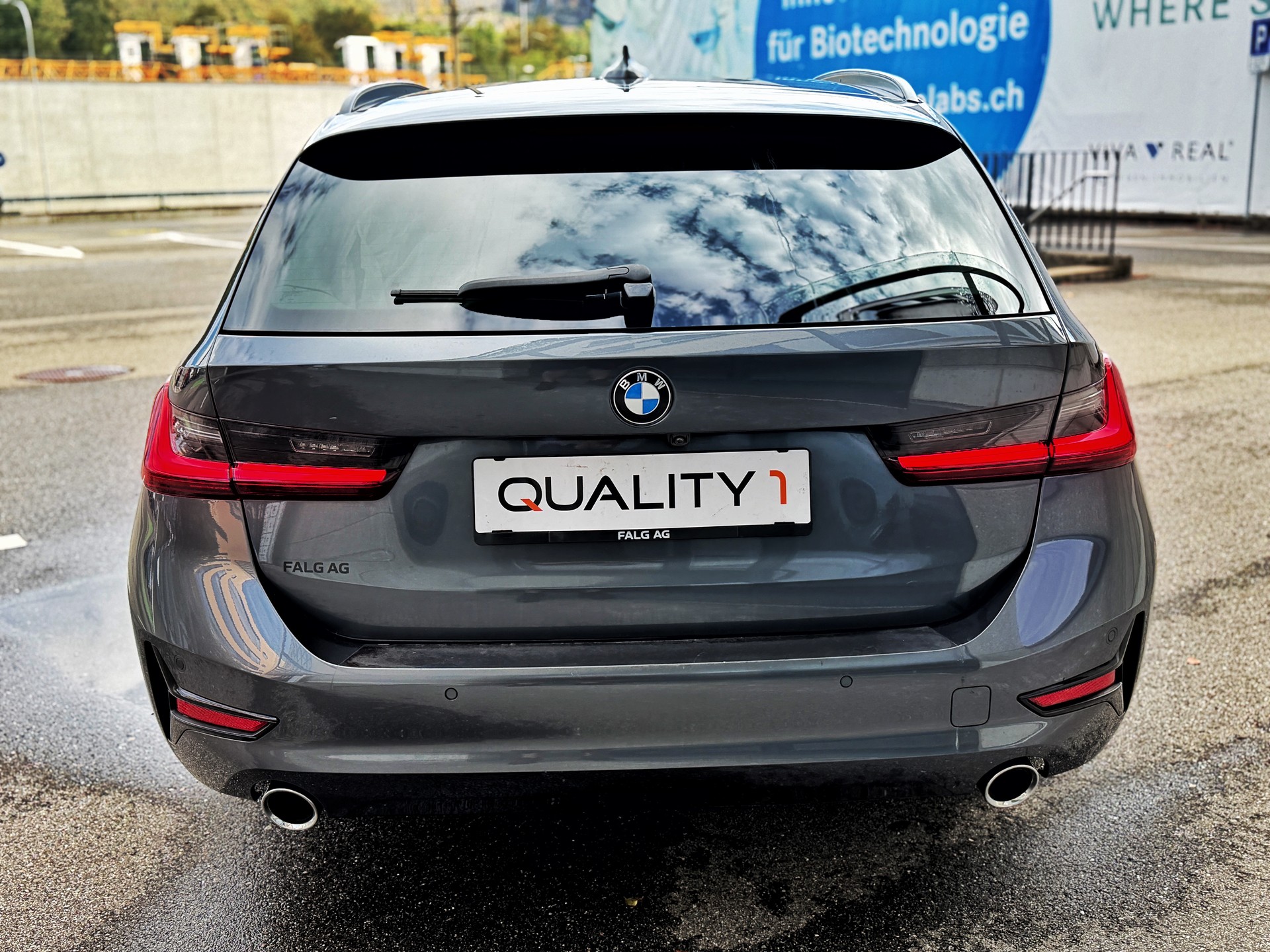 BMW 320d xDrive 48V Touring Steptronic-image-3