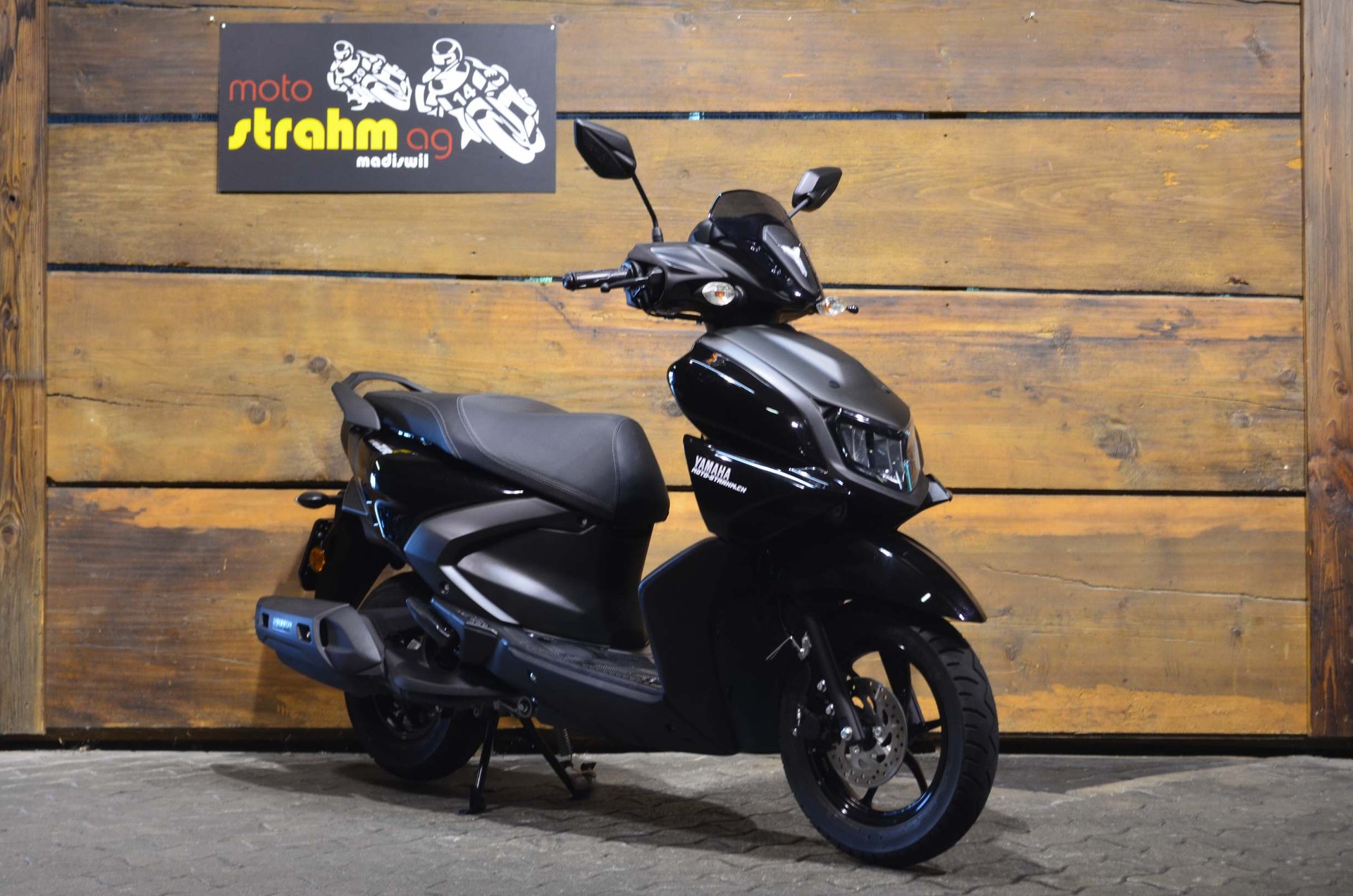 YAMAHA RayZR 125