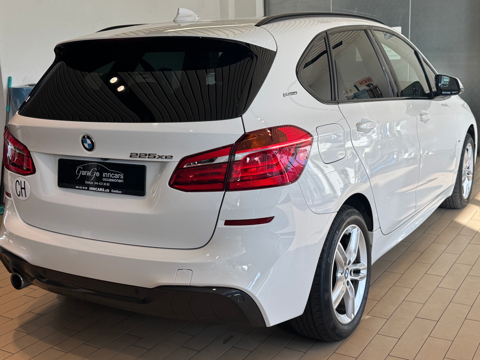 BMW 225xe iPerformance Active Tourer Steptronic M Sport-image-4