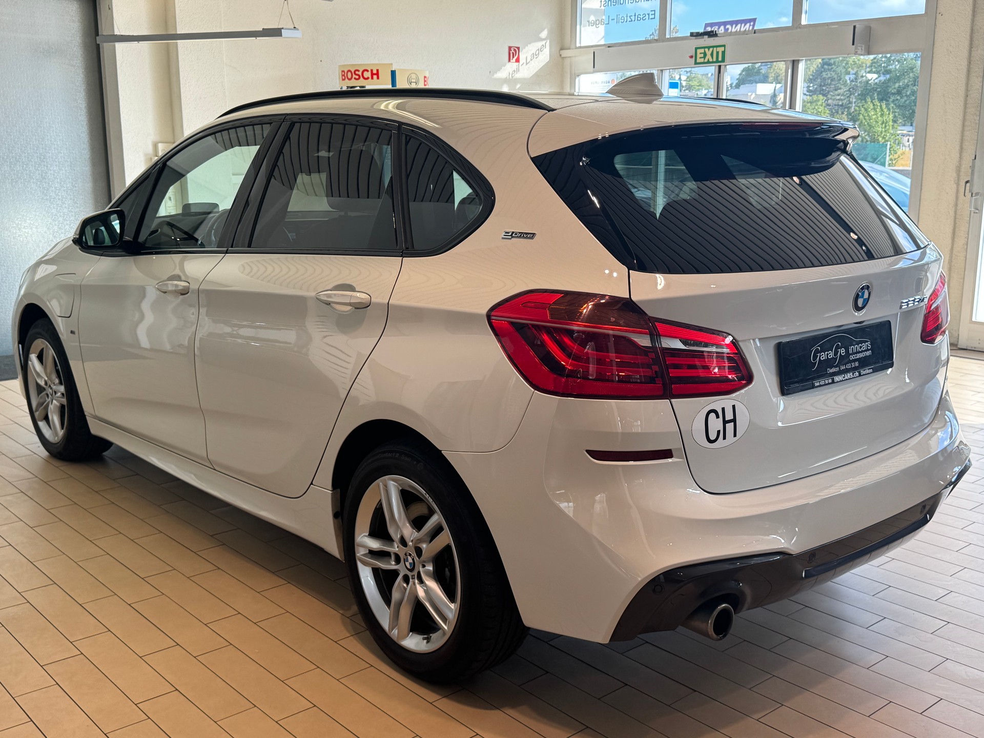 BMW 225xe iPerformance Active Tourer Steptronic M Sport-image-3