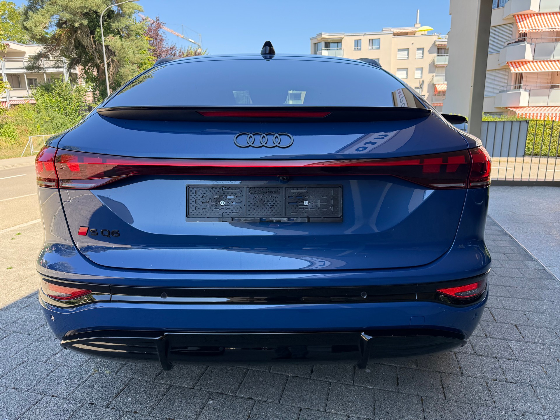 AUDI SQ6 Sportback e-tron quattro-image-12