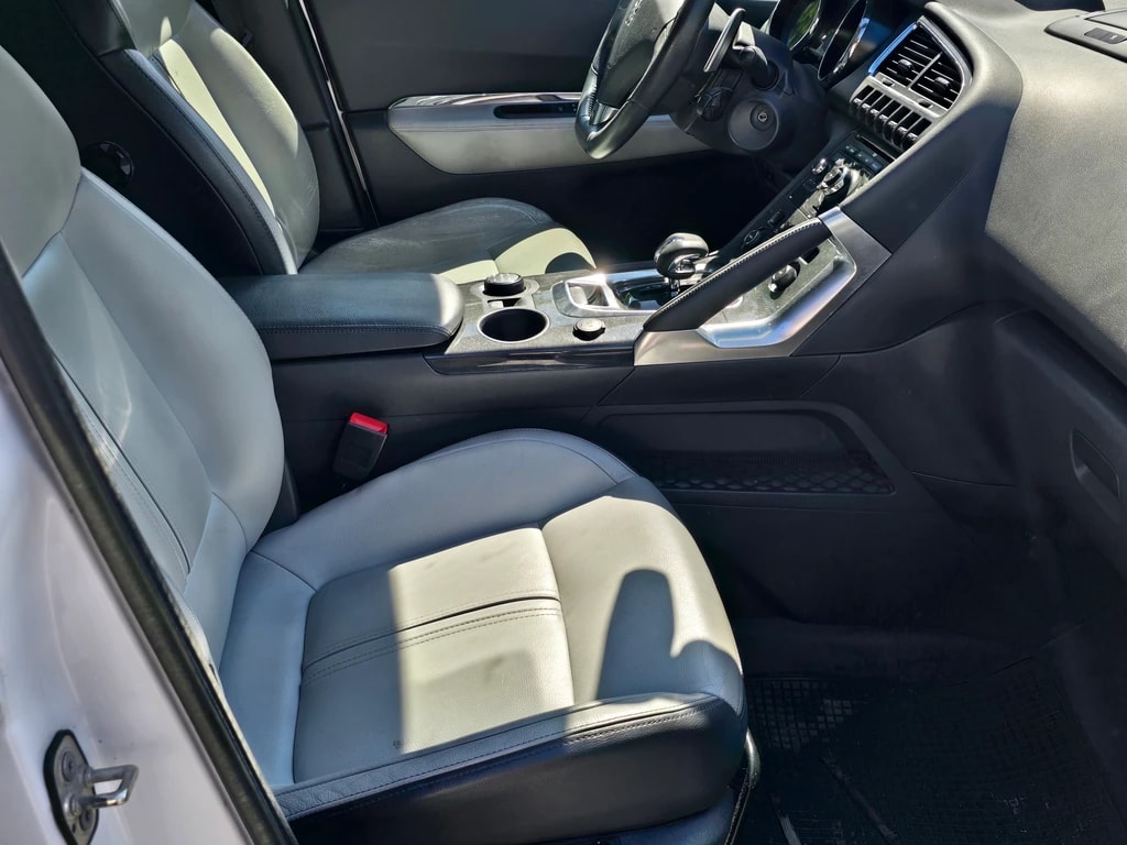 PEUGEOT 3008 HYbrid4 2.0 HDI EGS6-image-11