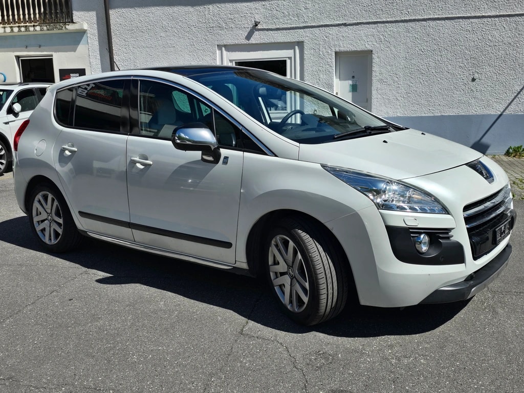PEUGEOT 3008 HYbrid4 2.0 HDI EGS6-image-2