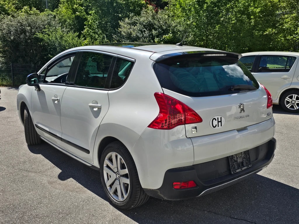 PEUGEOT 3008 HYbrid4 2.0 HDI EGS6-image-5