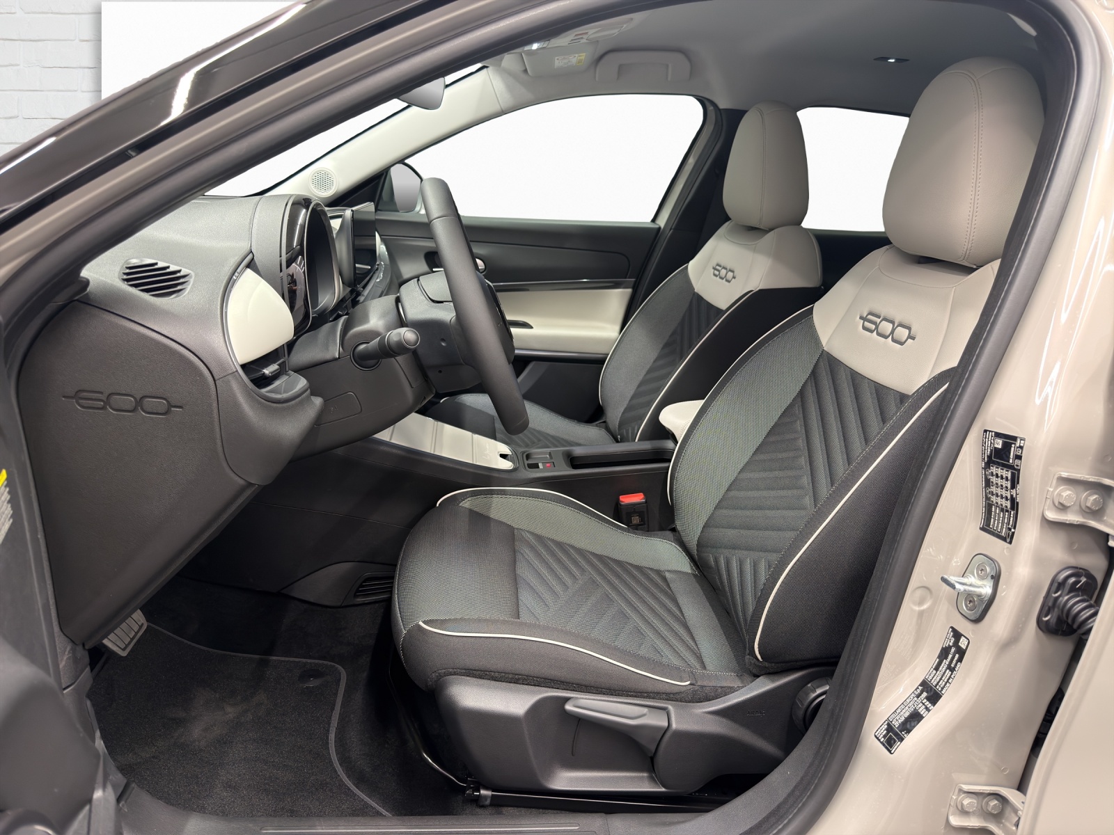 FIAT 600 1.2 Hybrid 145 La Prima-image-6