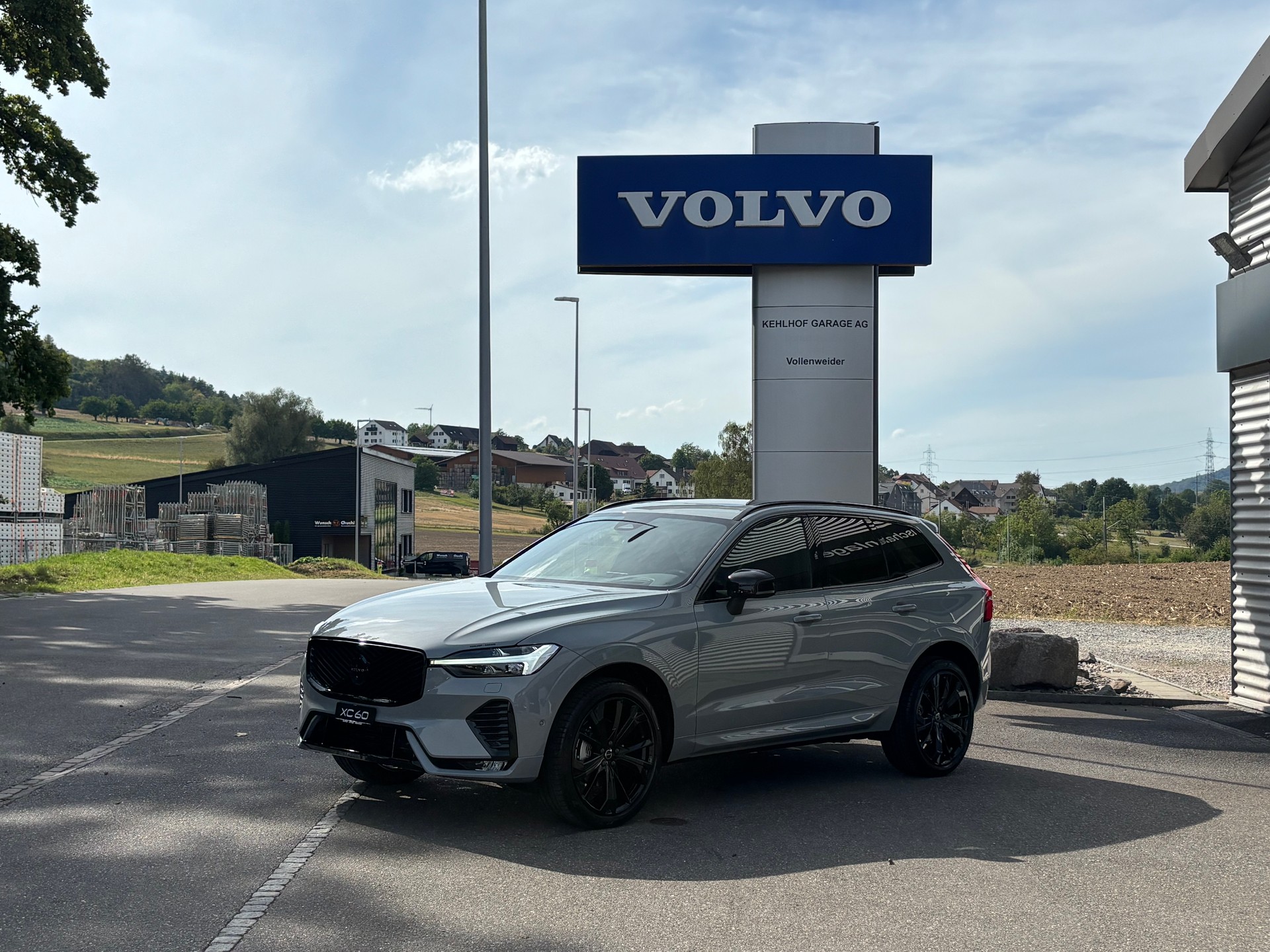 VOLVO XC60 2.0 B5 MH Black Edition AWD-image-0