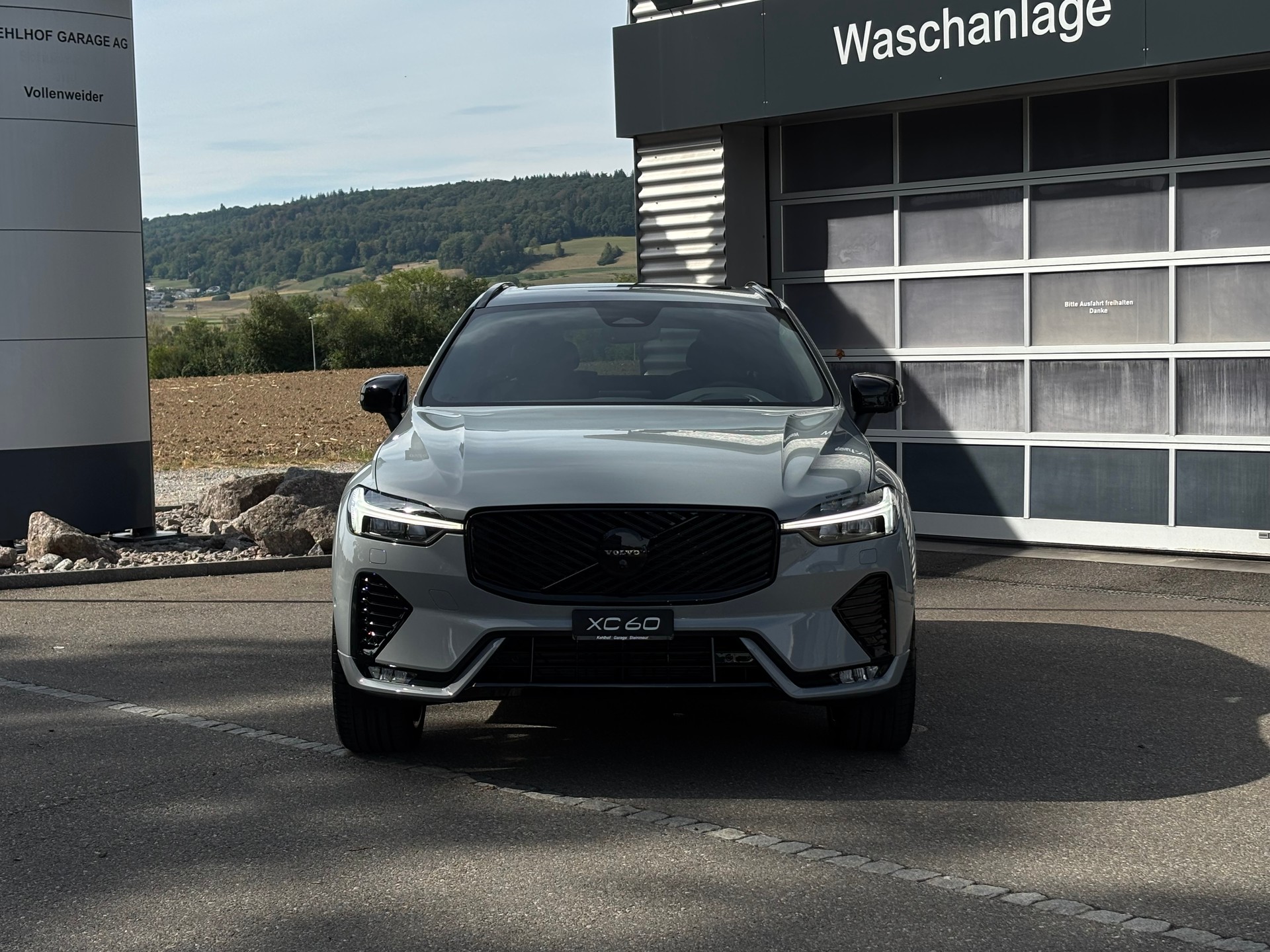 VOLVO XC60 2.0 B5 MH Black Edition AWD-image-7